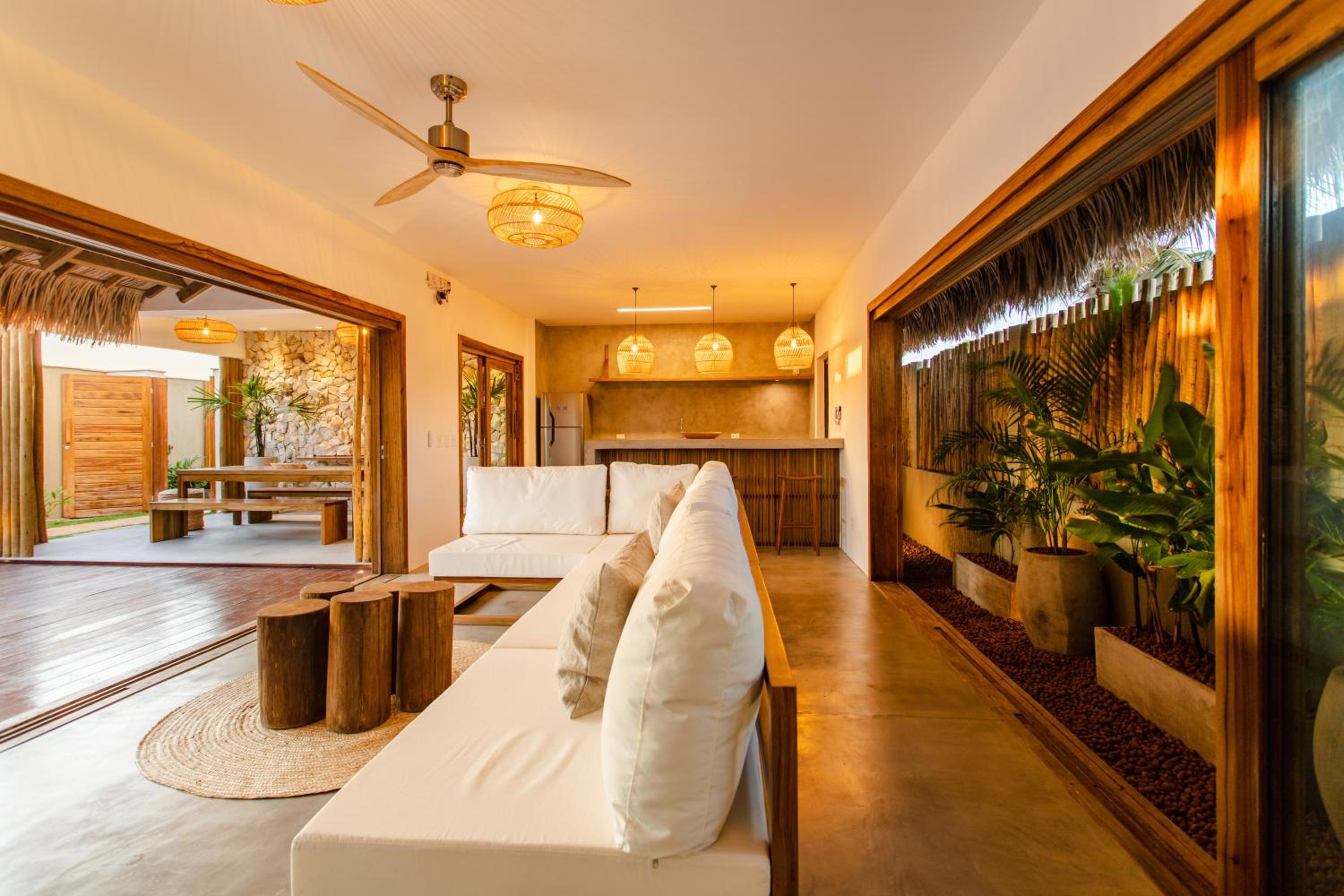 Villa Aura, piscina privativa e rooftop com vista excepcional pro mar, 150m do mar e do Rancho do Kite, Praia do Prea
