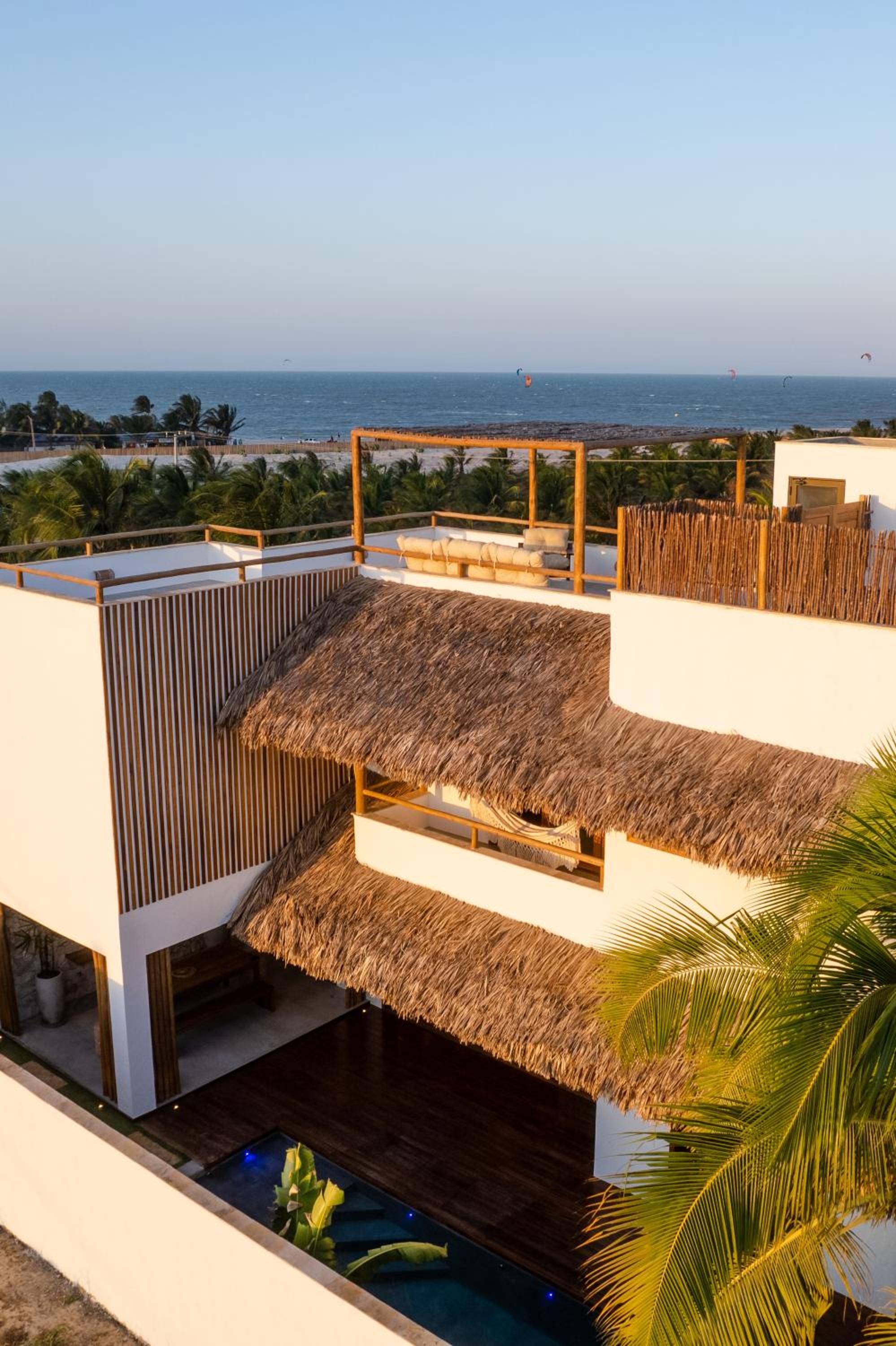 Villa Aura, piscina privativa e rooftop com vista excepcional pro mar, 150m do mar e do Rancho do Kite, Praia do Prea