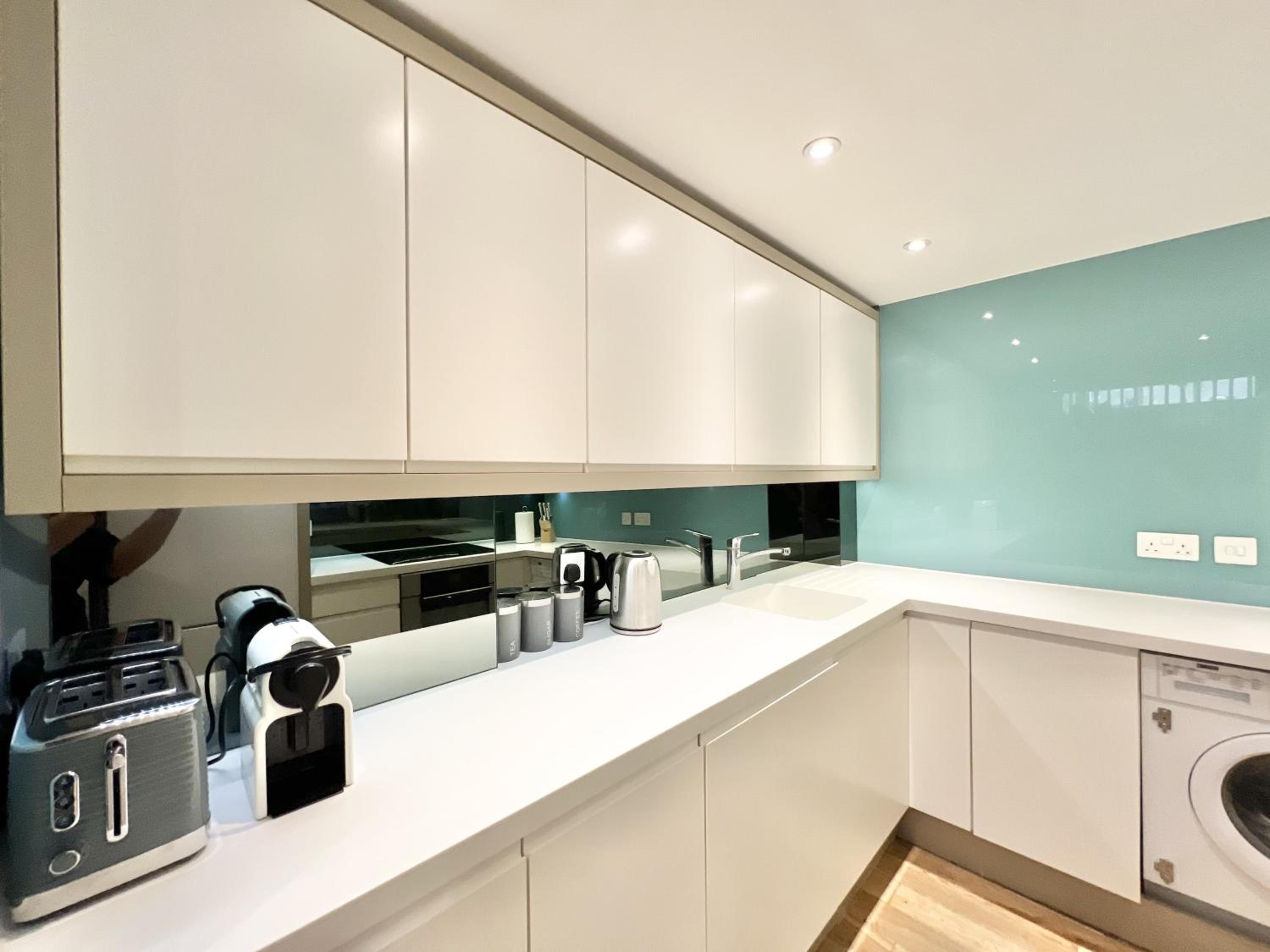 VIP SERVICED APARTMENTS LONDON ExCELLENT LOCATION GREAT PRICE