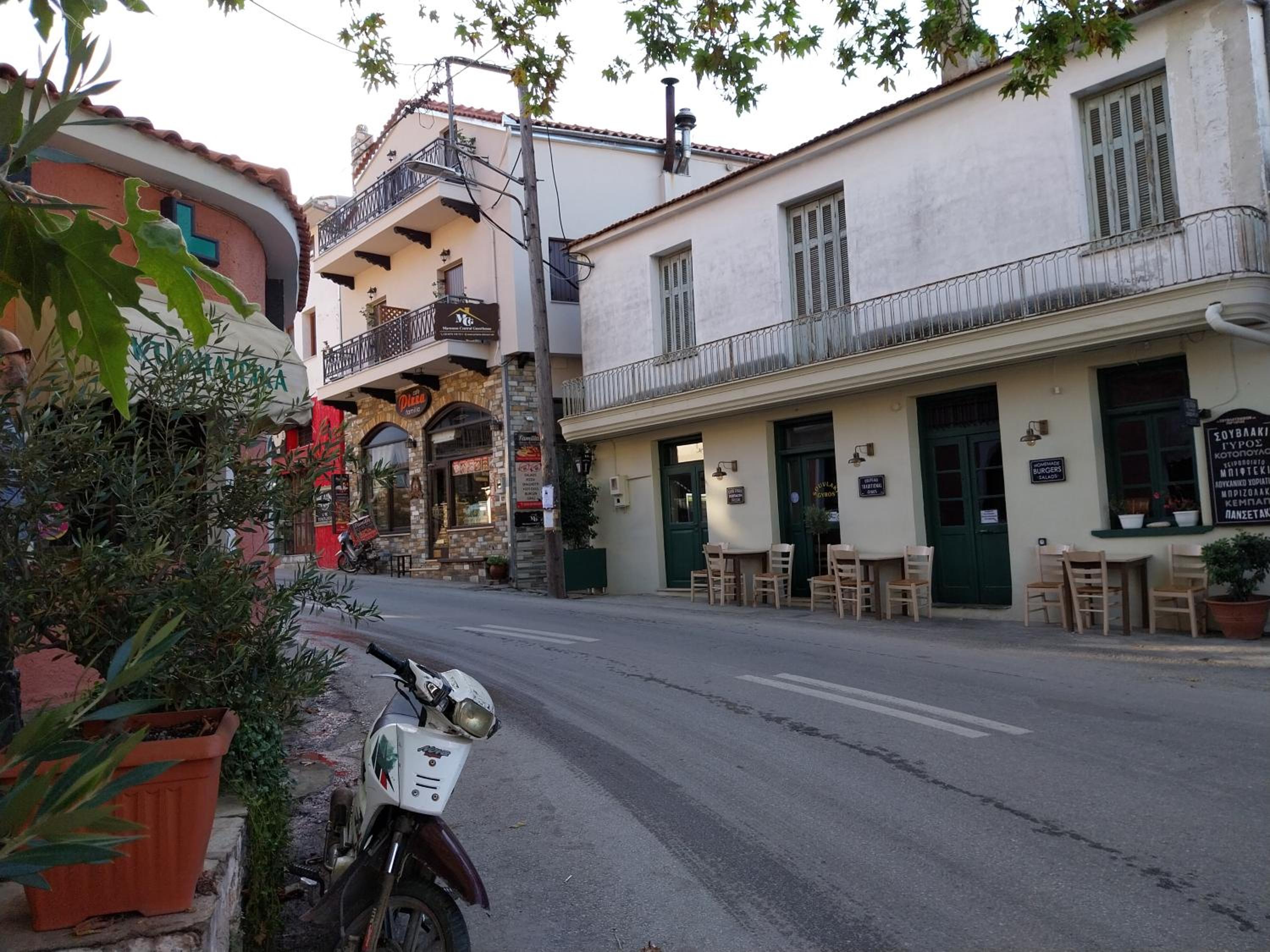 Marousos Central Guesthouse