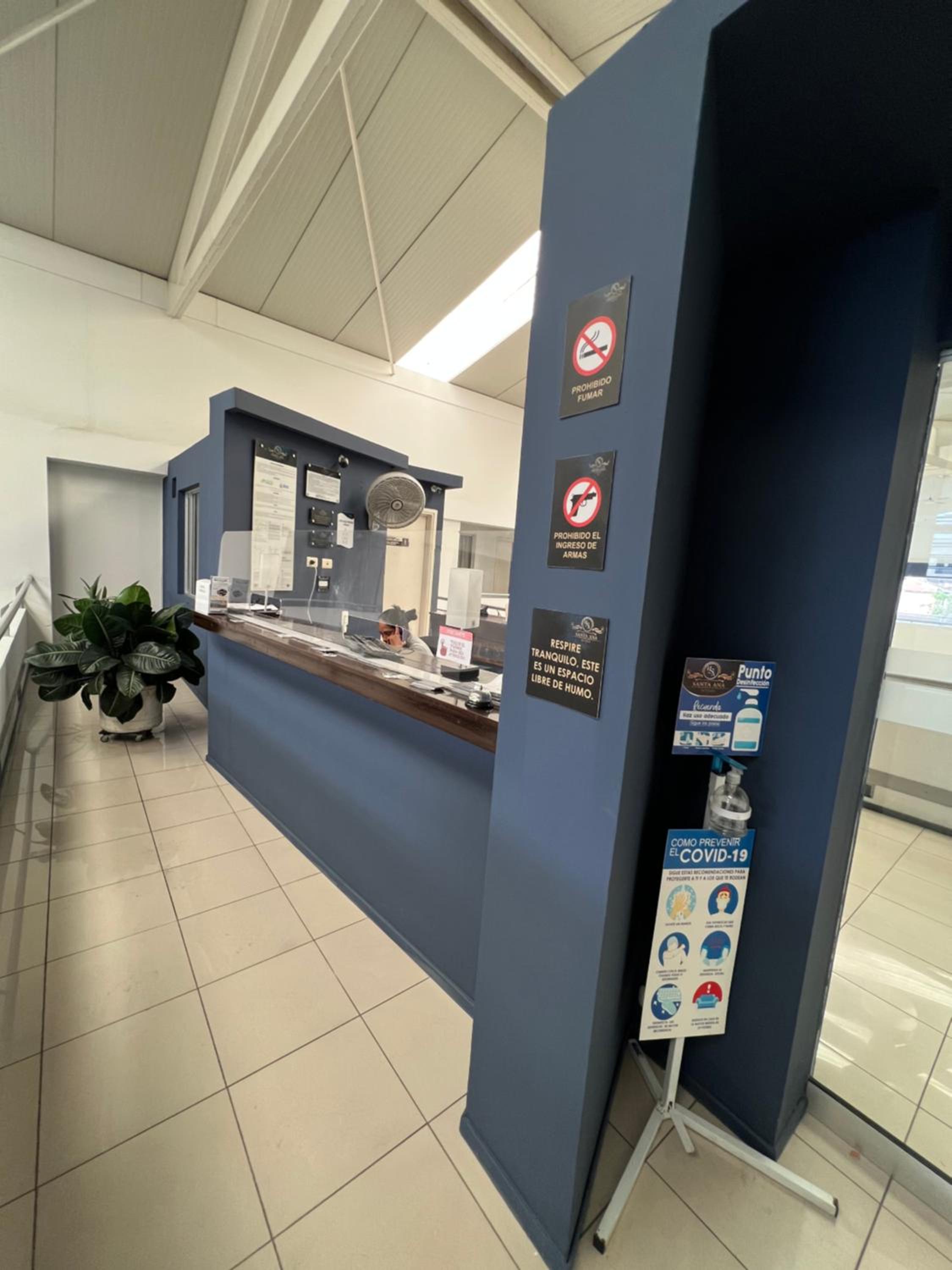 Apartamento para grupos grandes dentro de centro comercial con frisby