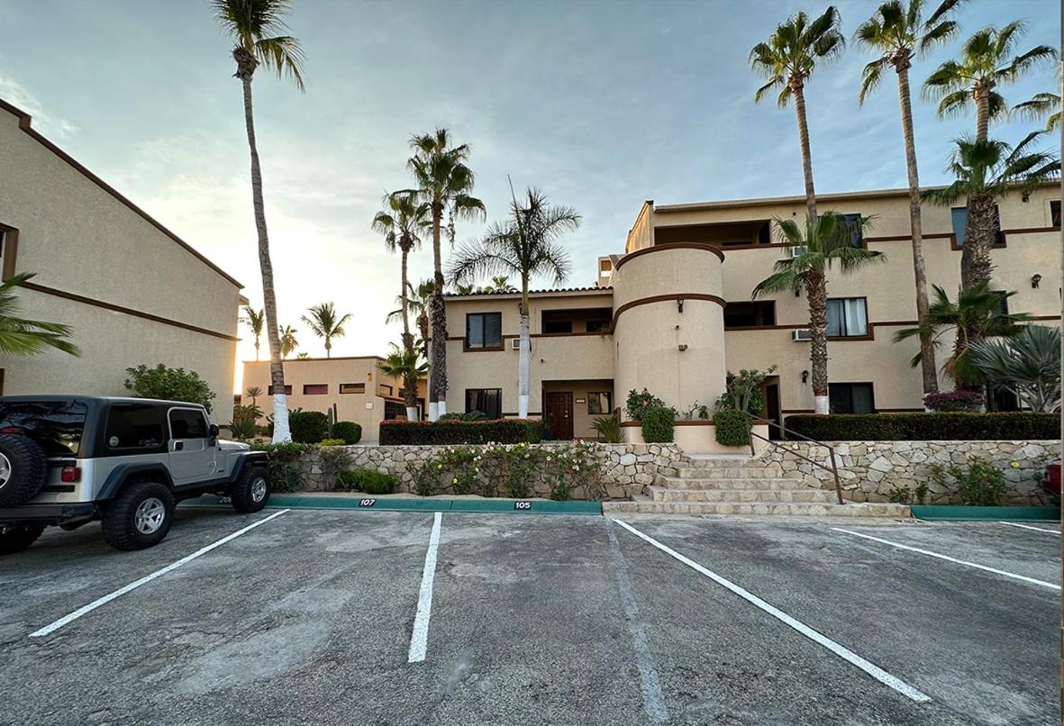 Condo one or 2 bedrooms with lock off in San Jose del Cabo view 3