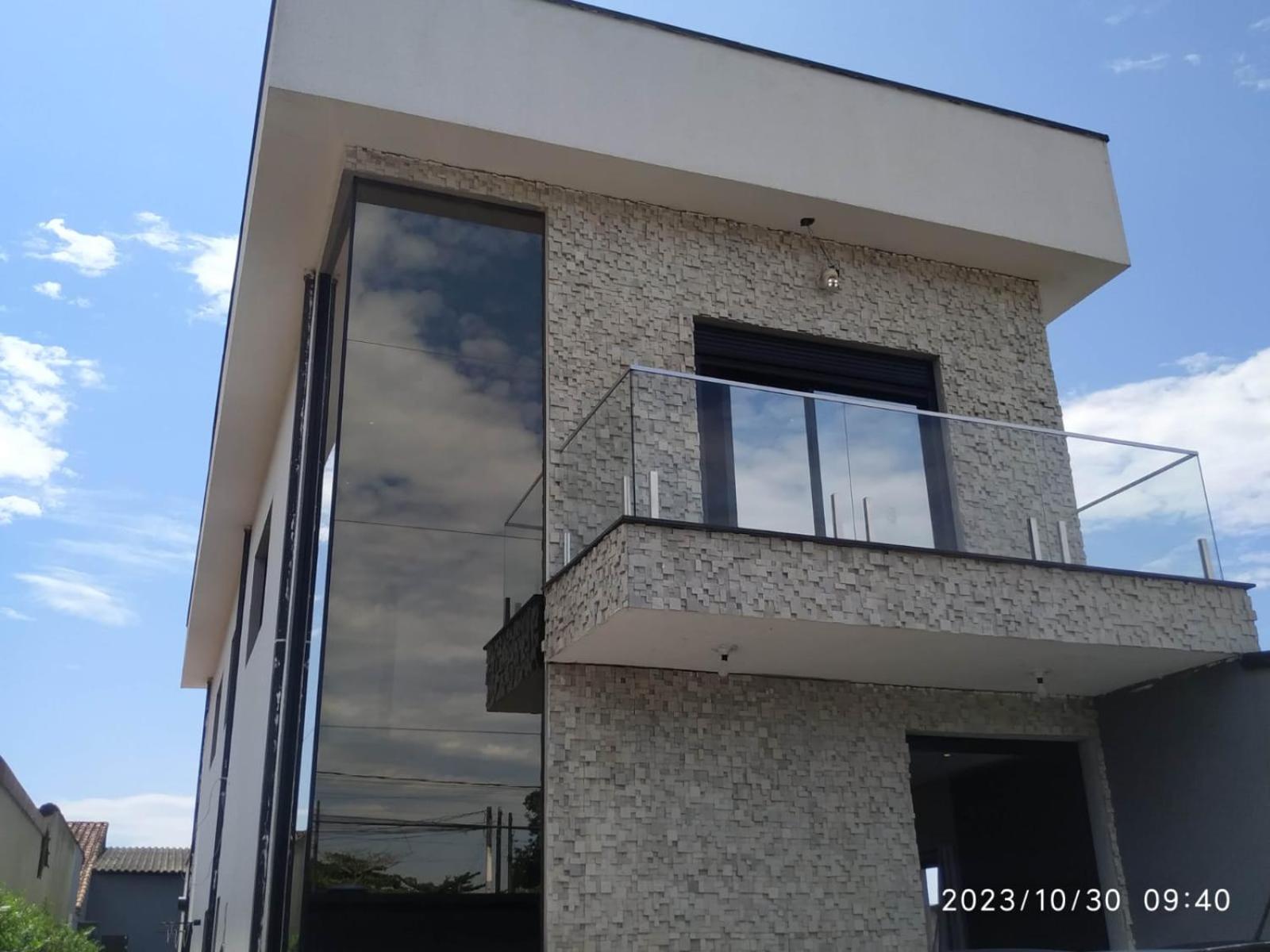 Casa com Piscina em Boracéia Bertioga