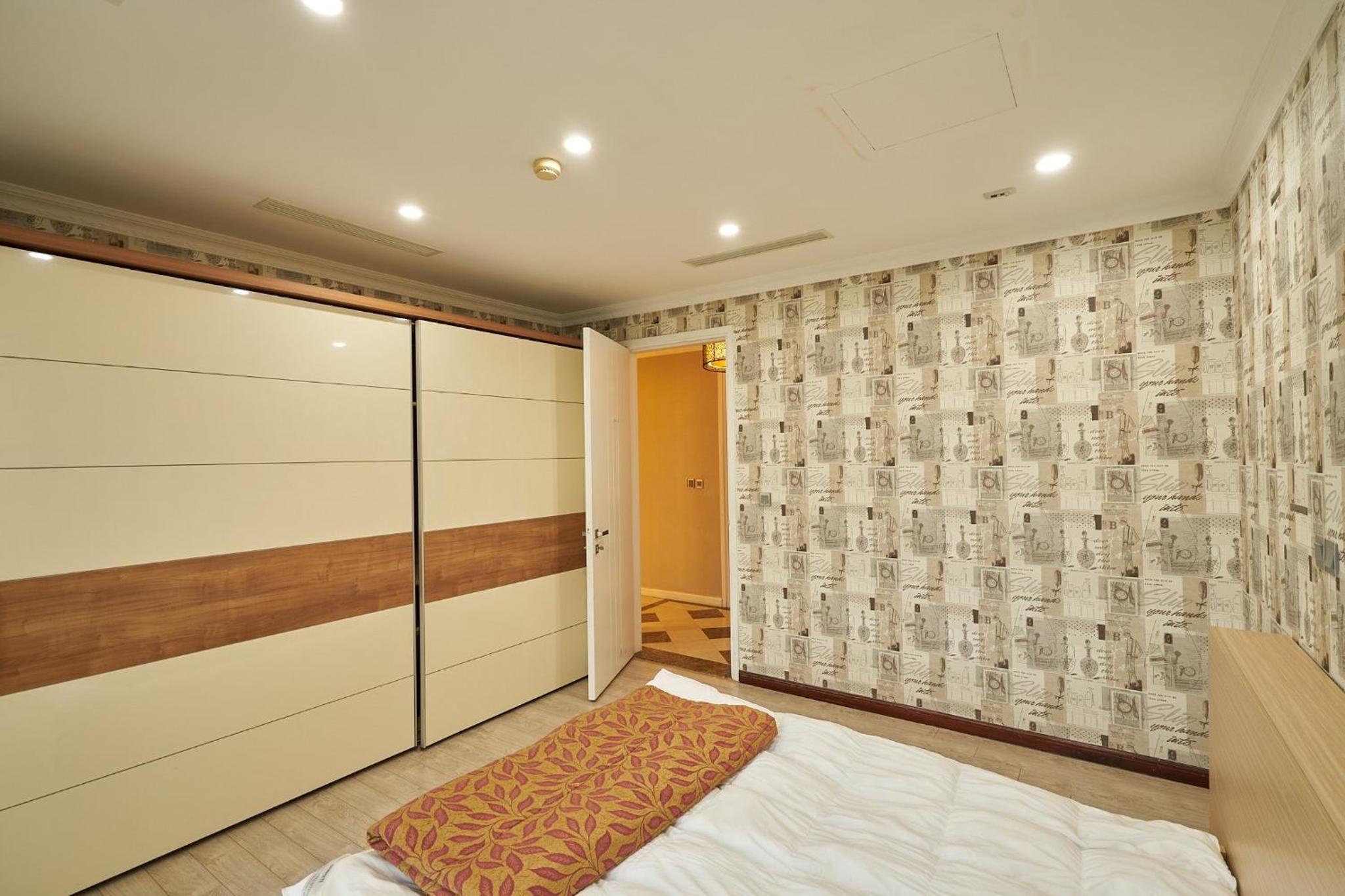 Elegance, luxury 4 bedrooms golf course view Ciputra Apartment