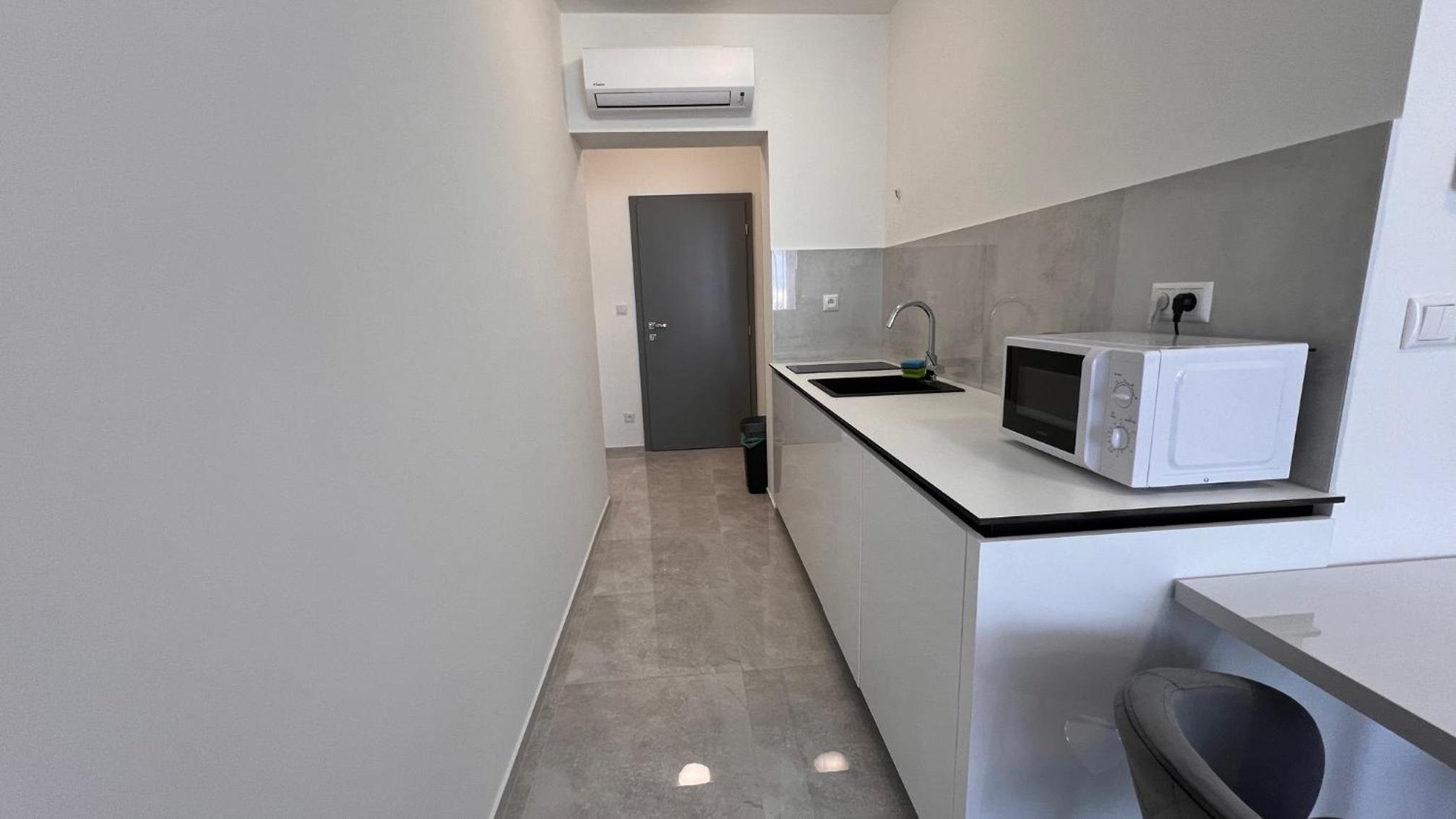 Air conditioned 1 room Apartment Vienna Gate, 3 view 3