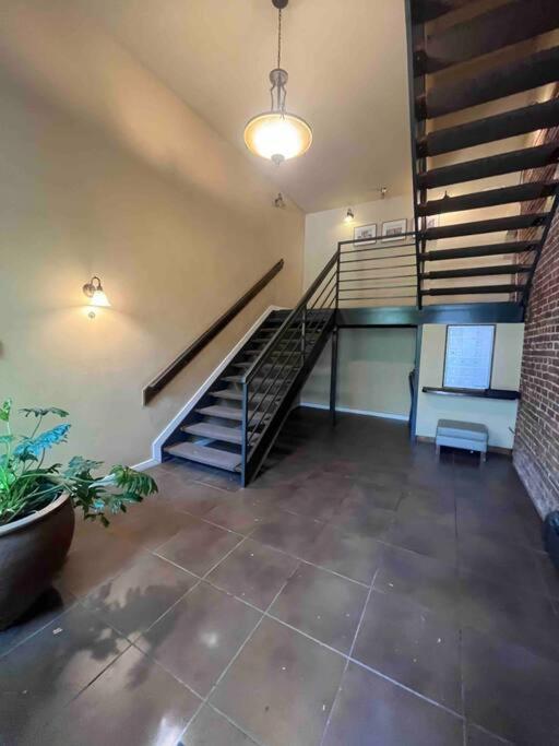 Affordable & Chic RiNo/LoDo/Dtown Loft- Walkable view 5