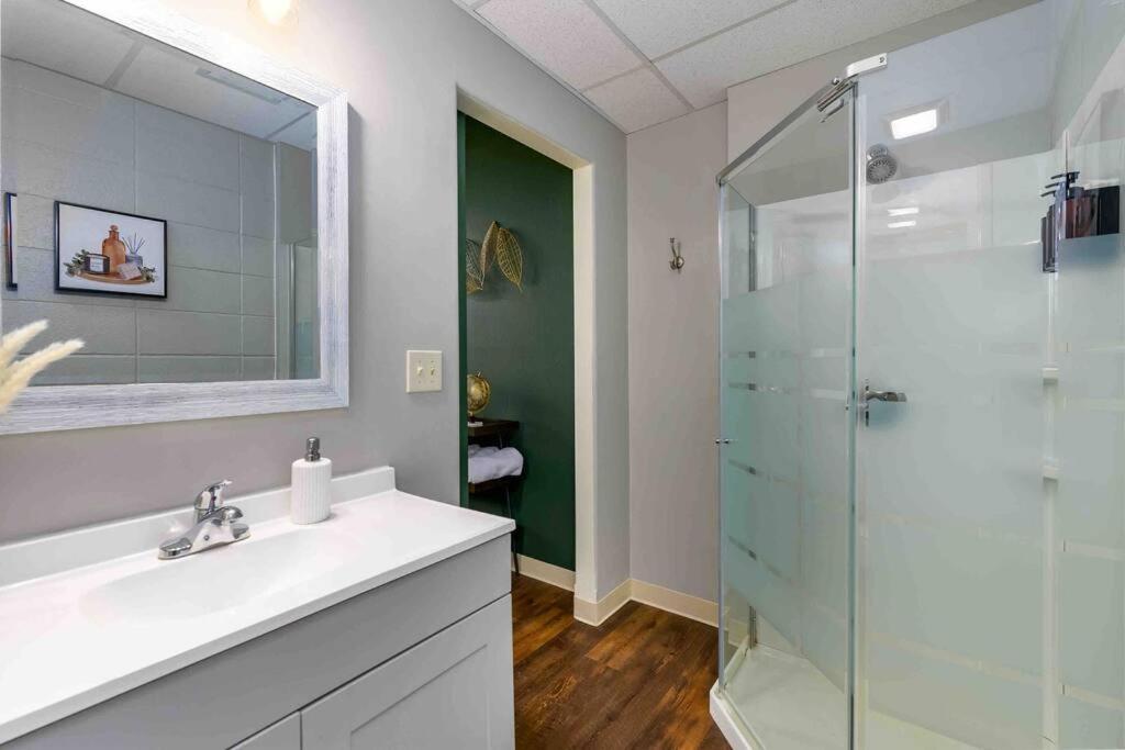 The Downtown ICT Experience 3br w/ Event Space