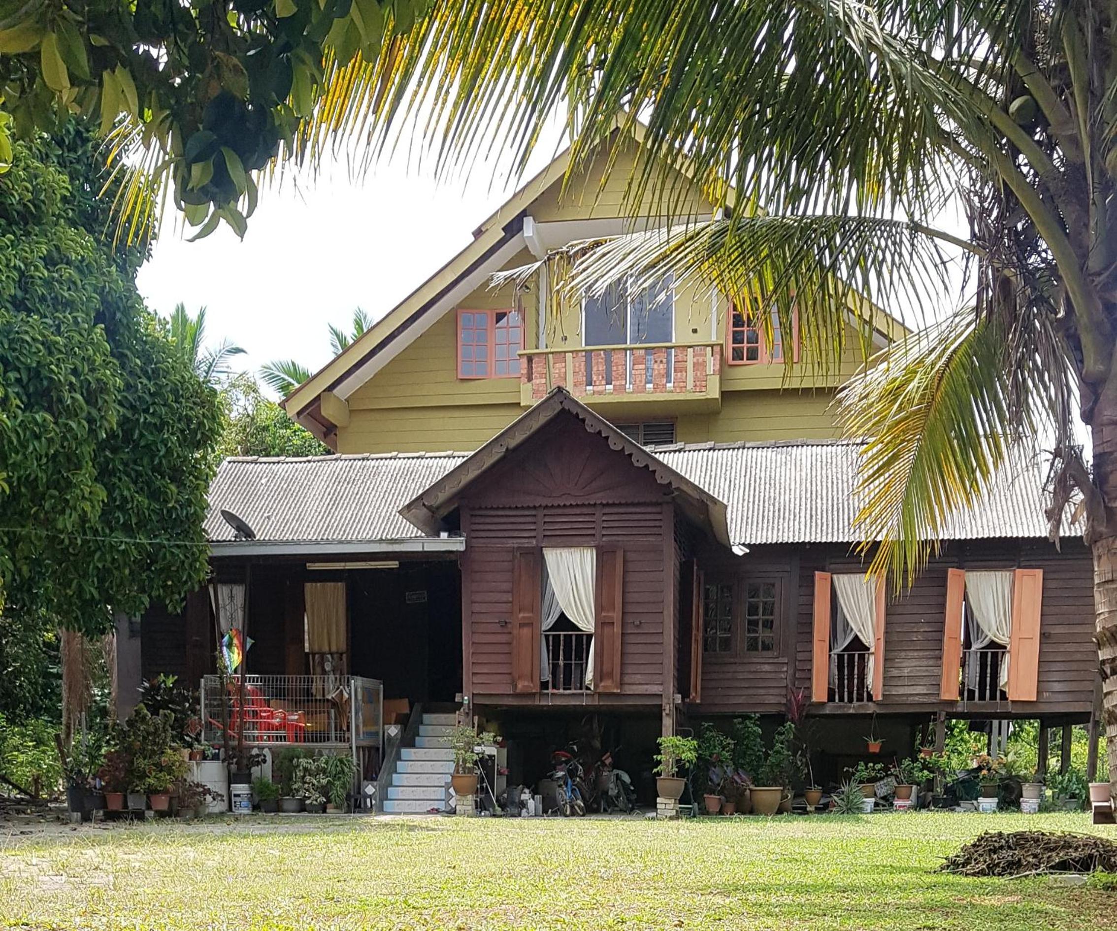 Roomstay "Ghumah Uwan" photo 1