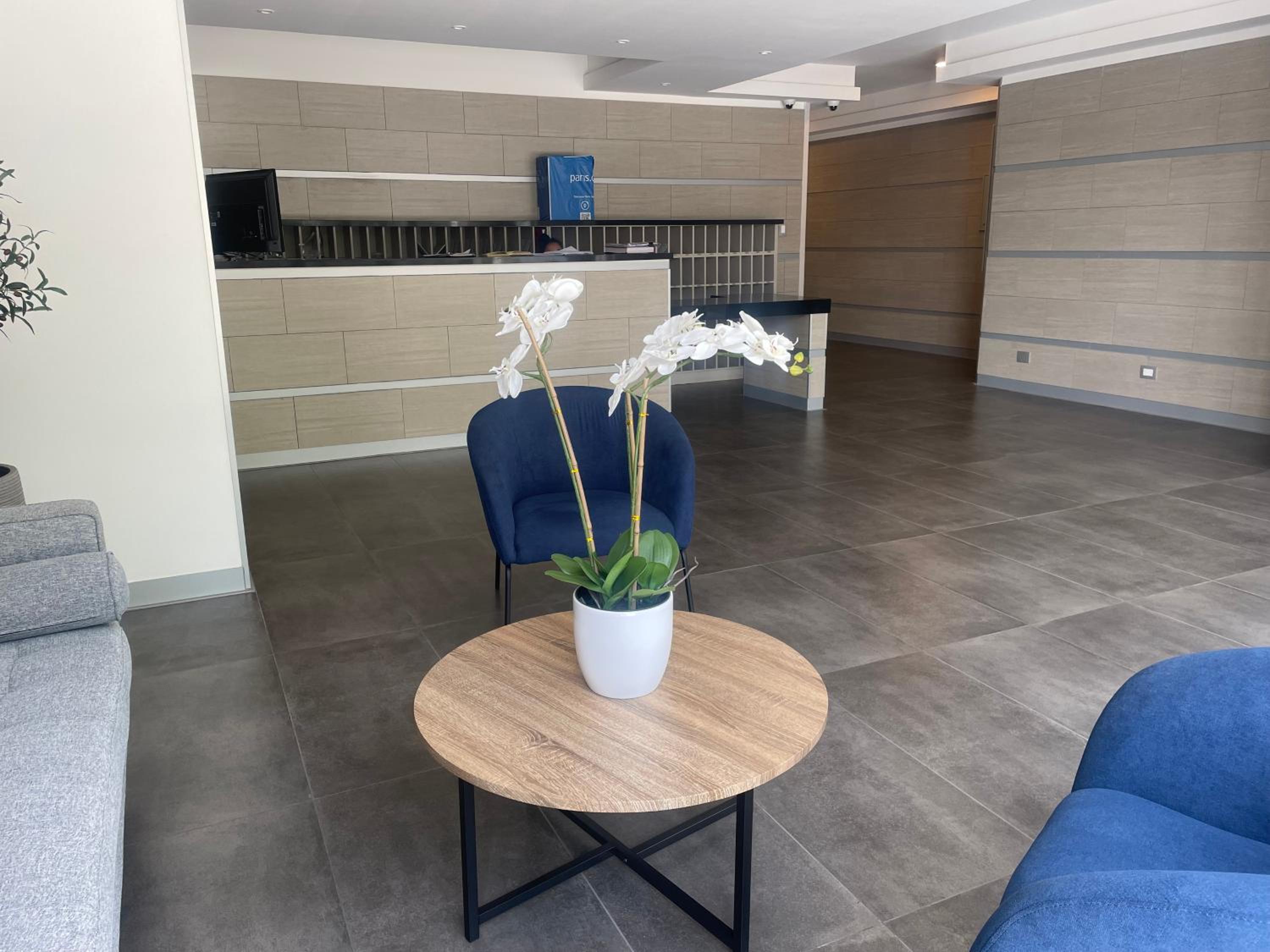 Depto central, parking, moderno