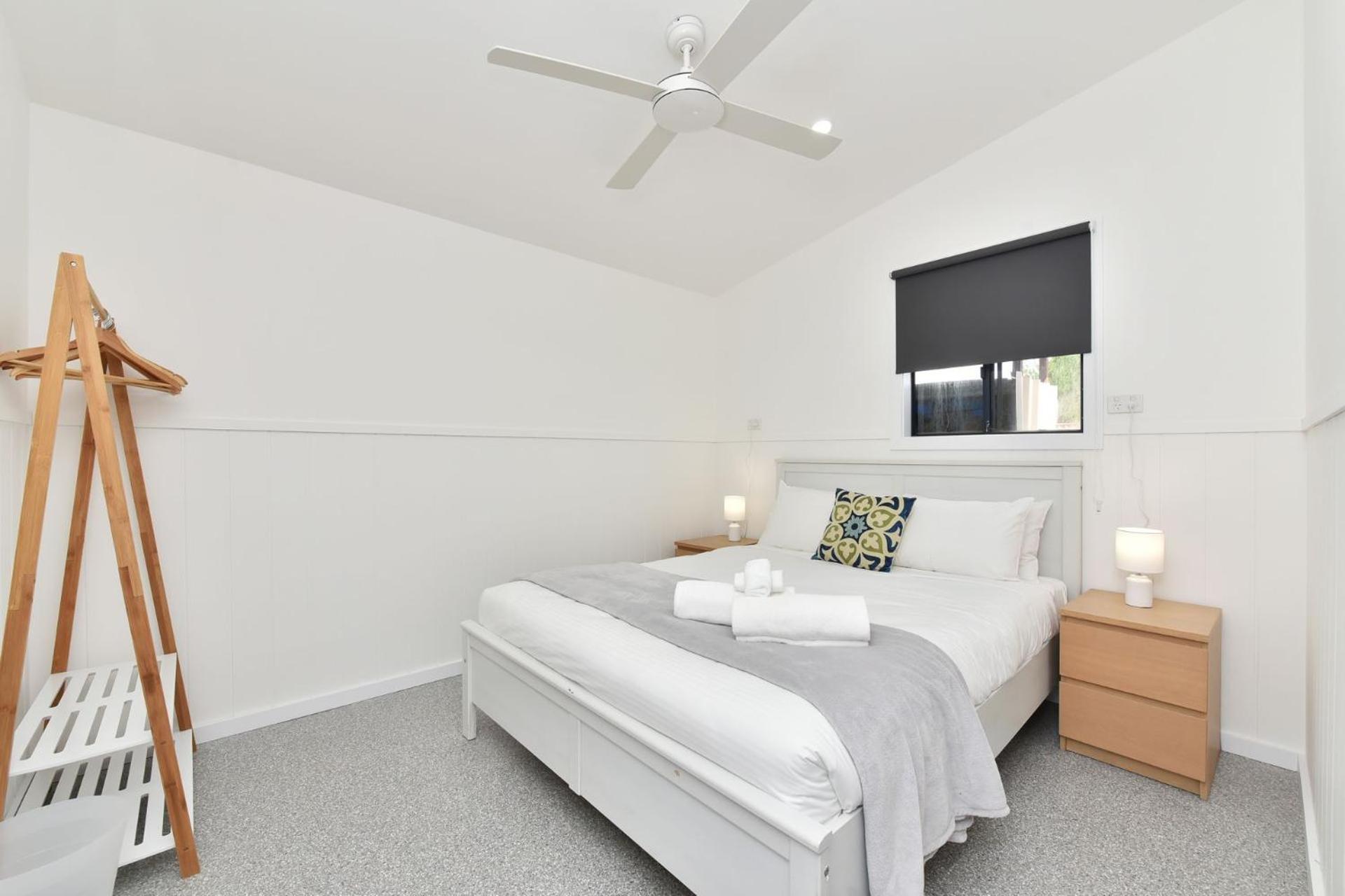 Kulang Retreat in charming Broke with Large Swim Spa and games room suits up to 14 guests