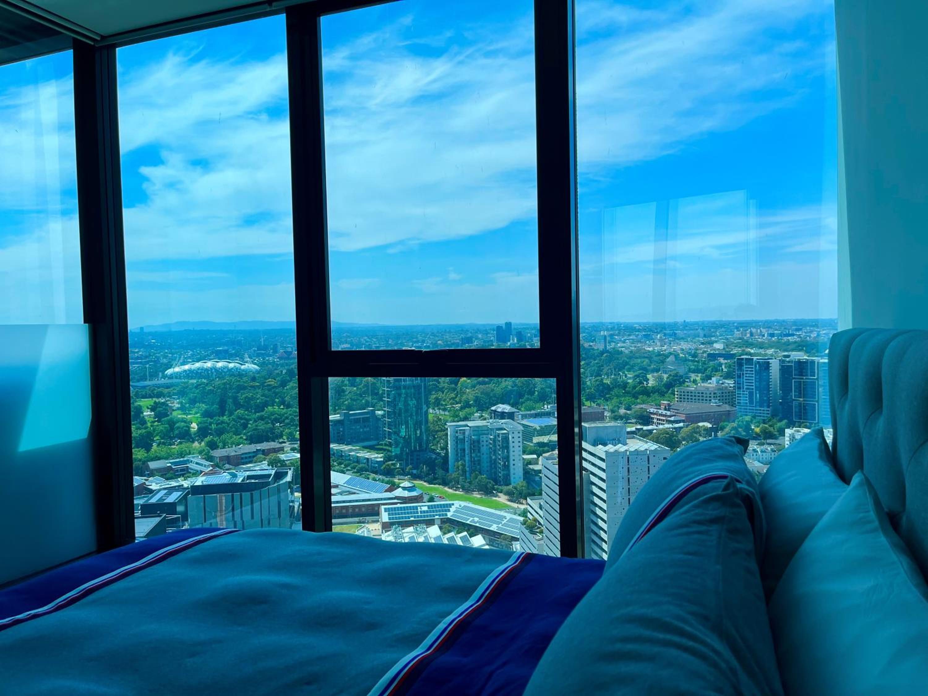 Modern 3 Bedroom Apartment with Amazing Views
