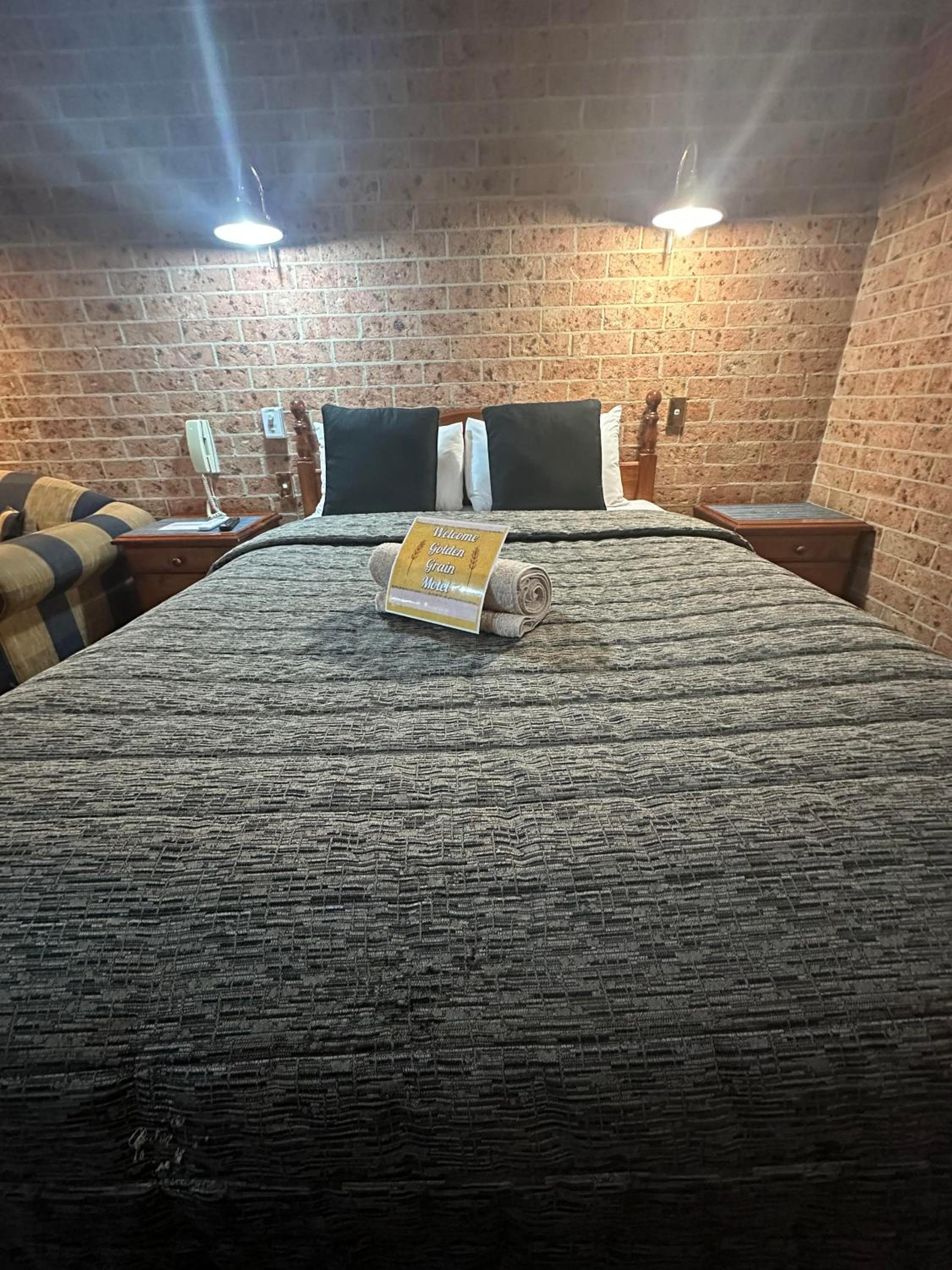 Golden Grain Motor Inn