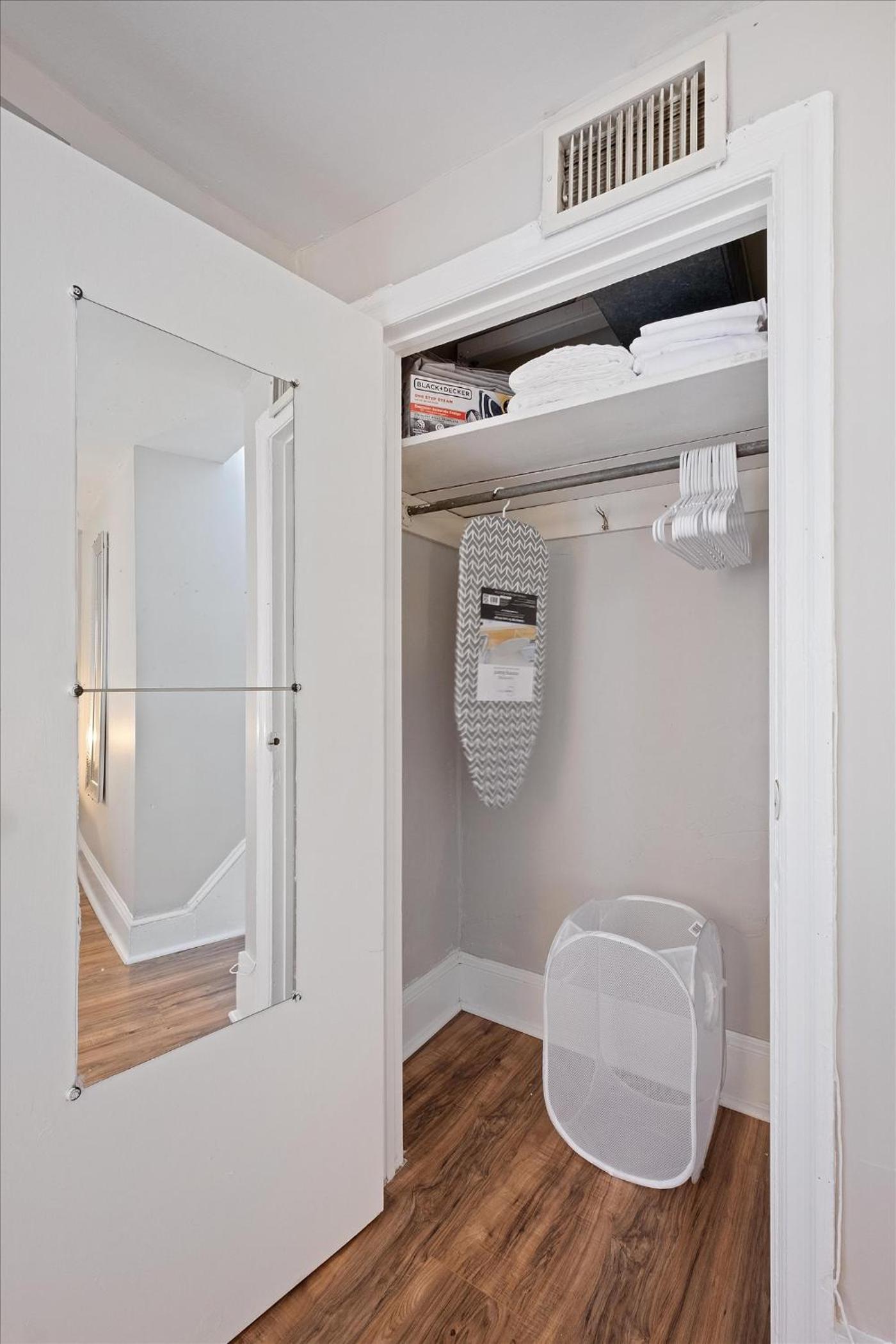 Comfy Lovely Studio By Upenn & Drexel view 4