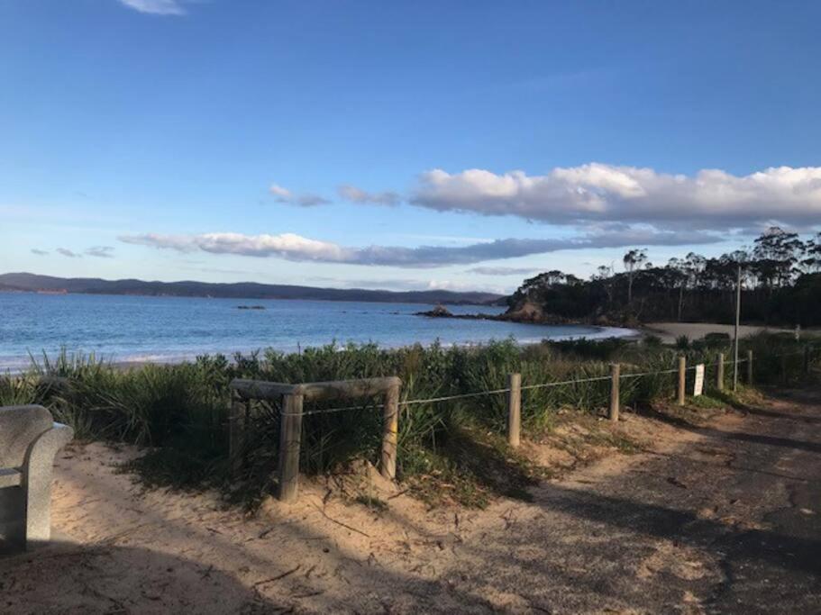 Totally Beachin! - walking distance to the beach