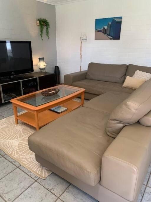 Totally Beachin! - walking distance to the beach