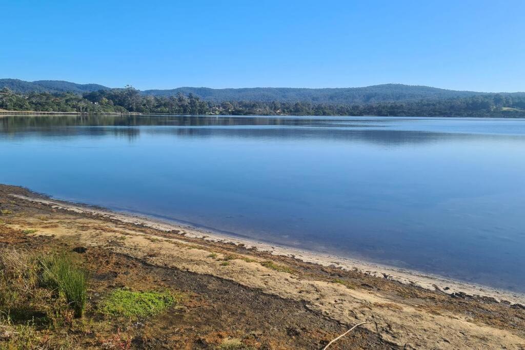 Totally Beachin! - walking distance to the beach