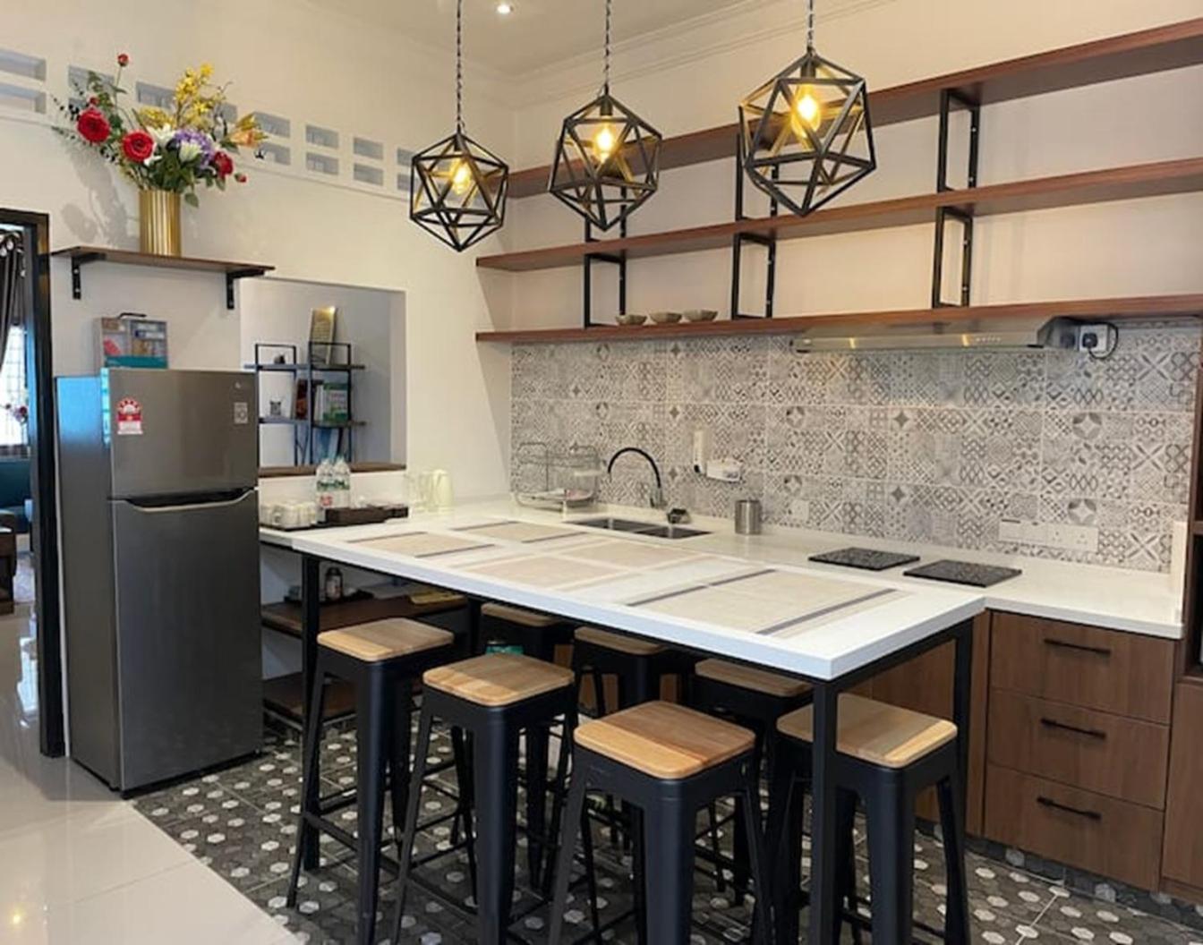 IPOH 8Perkins Canning Garden 7-8pax Elegant Homestay with 4Bedrooms, 3Bathroom, 1Living, 1Dining, 1Kitchen-Bar with 3Parkings photo 3