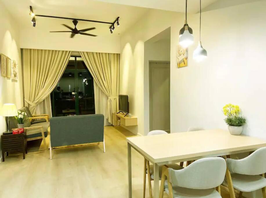 Costa Mahkota 2BR 3Queen sea view