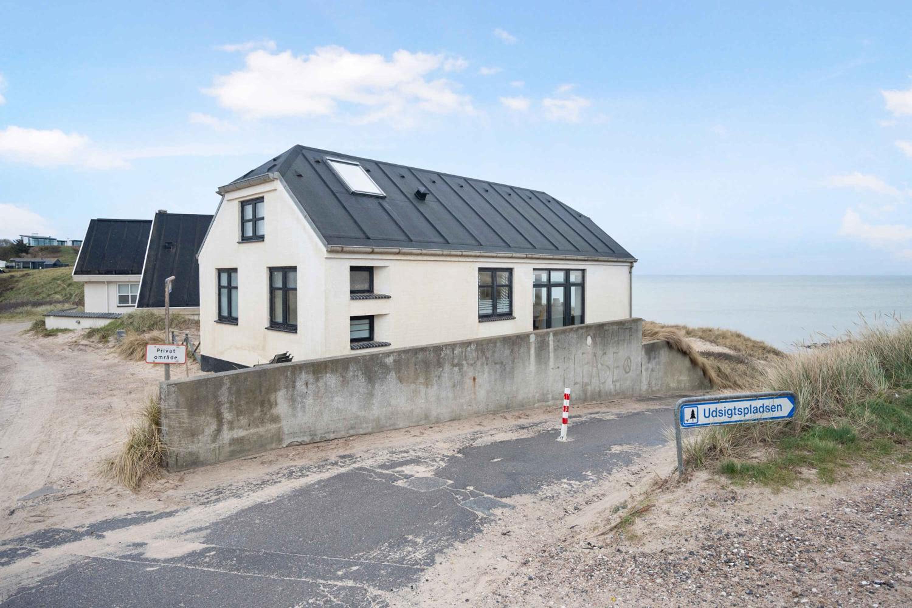 Beachfront Cottage With Panoramic View