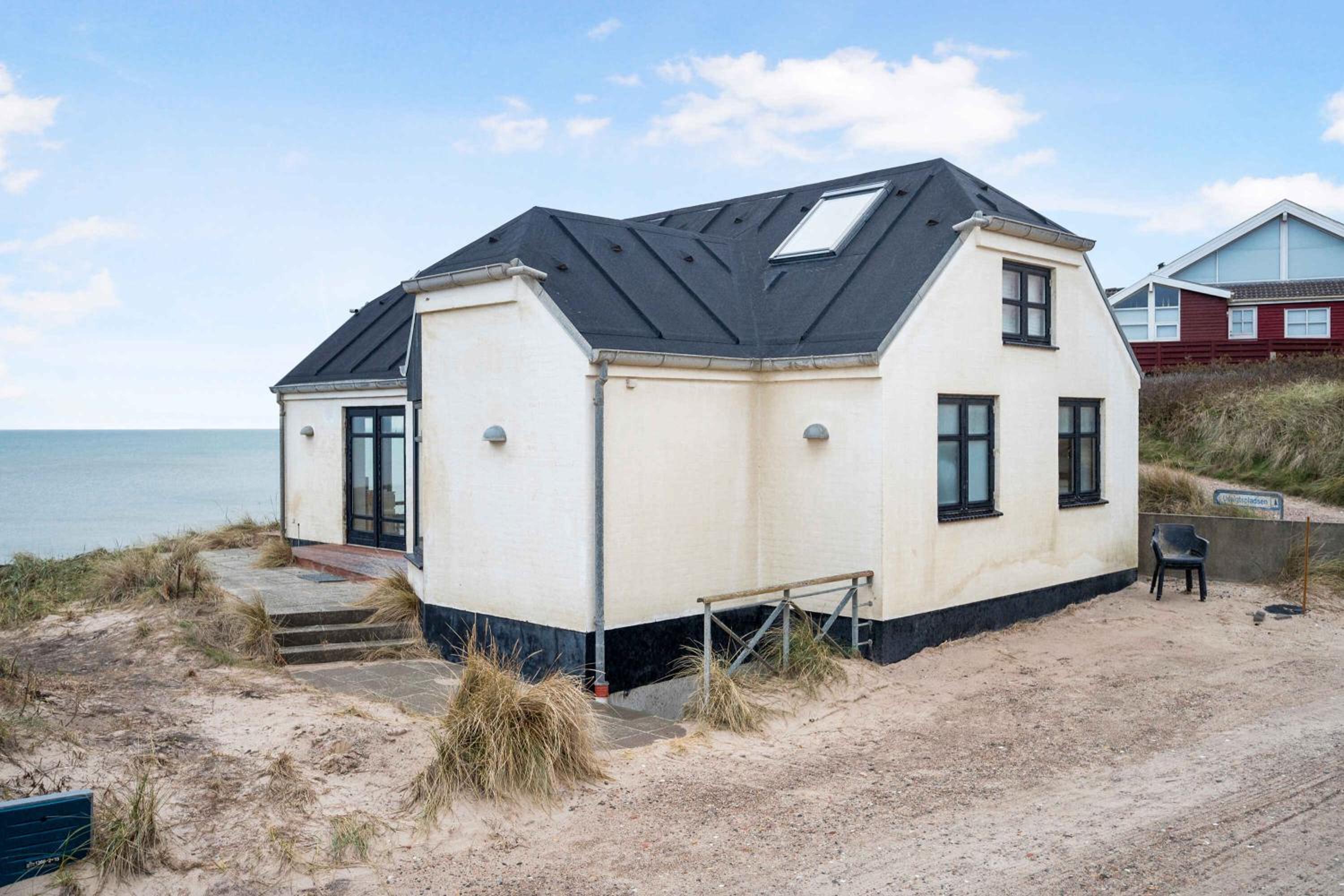 Beachfront Cottage With Panoramic View
