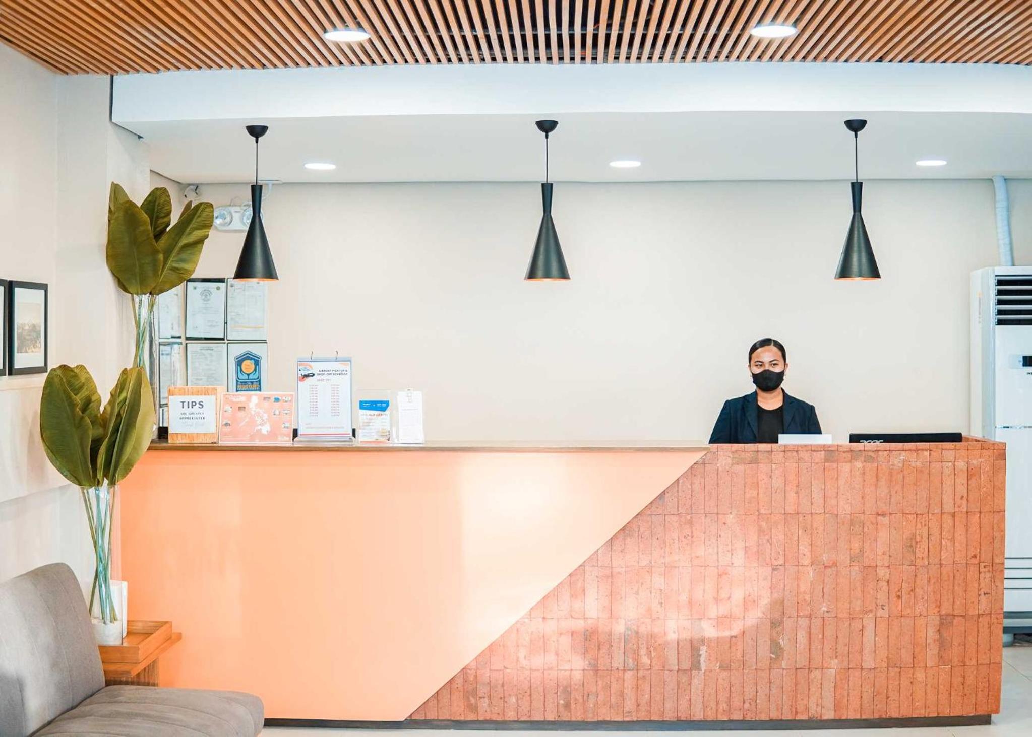 Travelbee Airport Inn