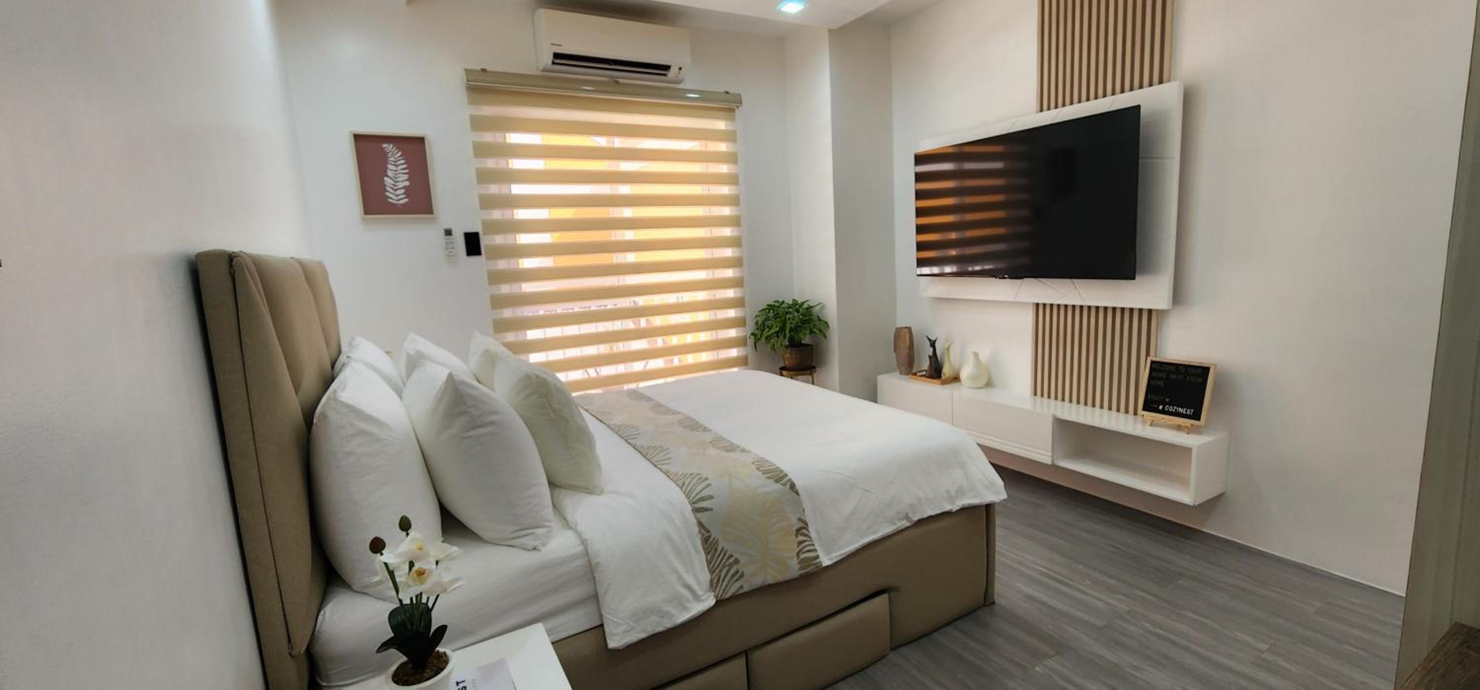 CozyNest - Modern 1 Bedroom Gem Luxury Smart Unit view 2
