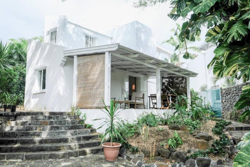 Tamarin Bay Coastal Villa