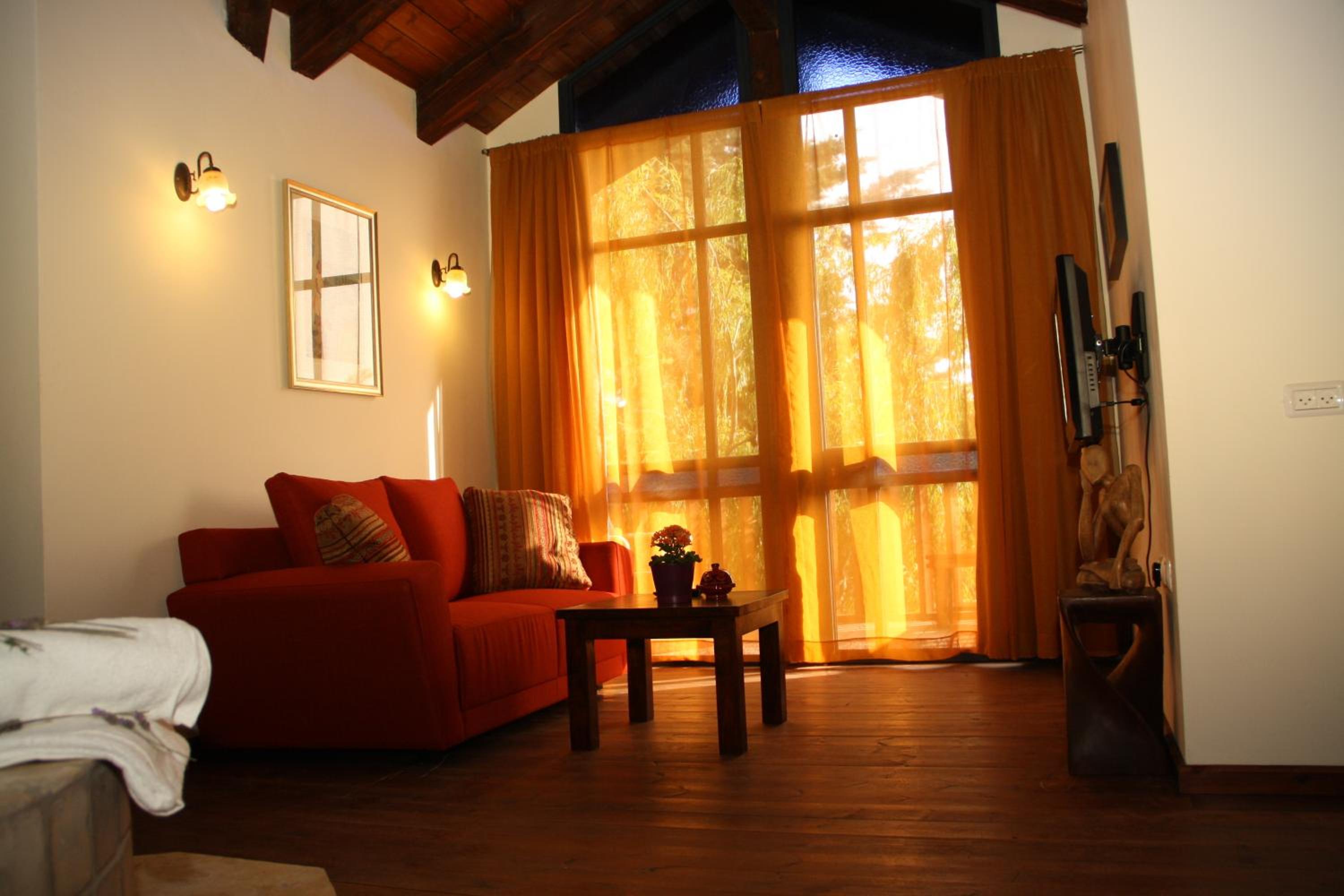 Suzanna in Odem view 2