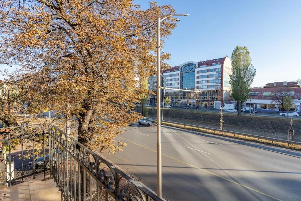 Stylish Stay - 2BDR, 2BTHR+ Free Parking