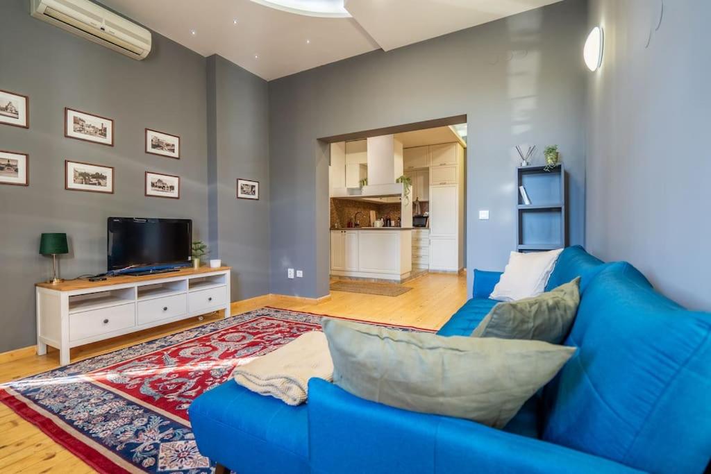 Stylish Stay - 2BDR, 2BTHR+ Free Parking