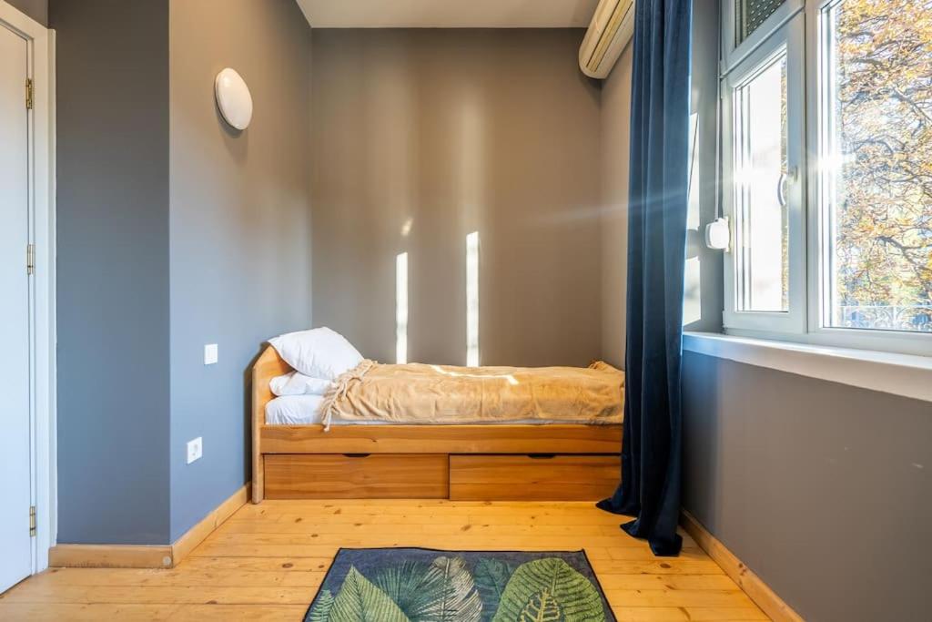 Stylish Stay - 2BDR, 2BTHR+ Free Parking