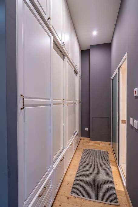 Stylish Stay - 2BDR, 2BTHR+ Free Parking