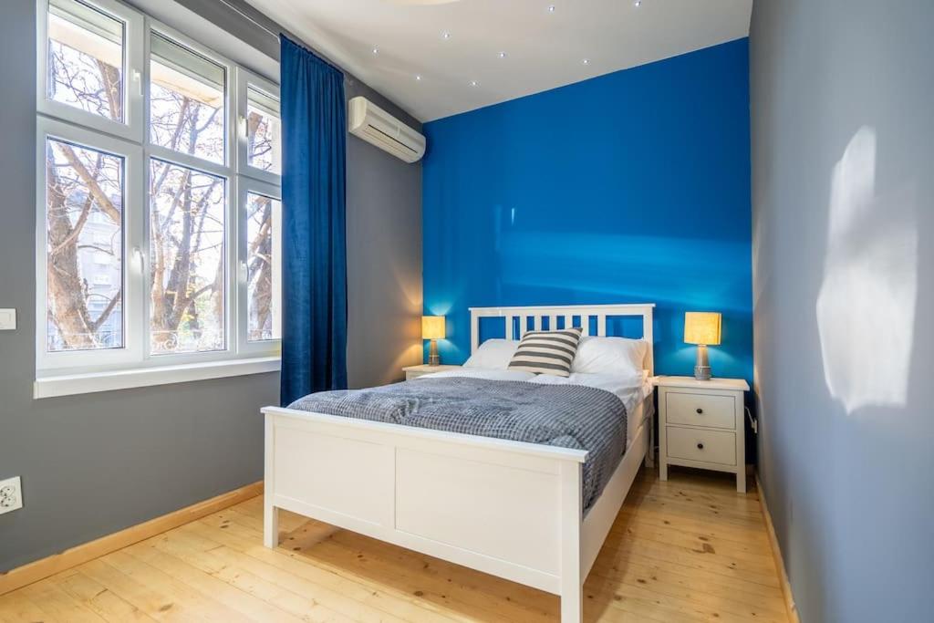 Stylish Stay - 2BDR, 2BTHR+ Free Parking