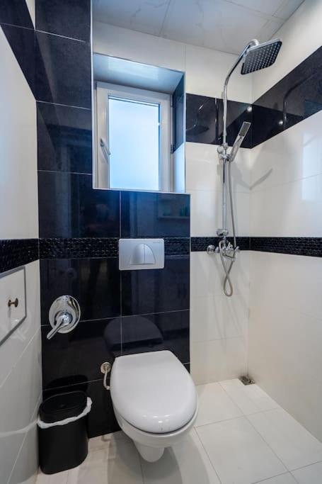 Stylish Stay - 2BDR, 2BTHR+ Free Parking