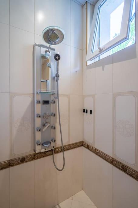 Stylish Stay - 2BDR, 2BTHR+ Free Parking