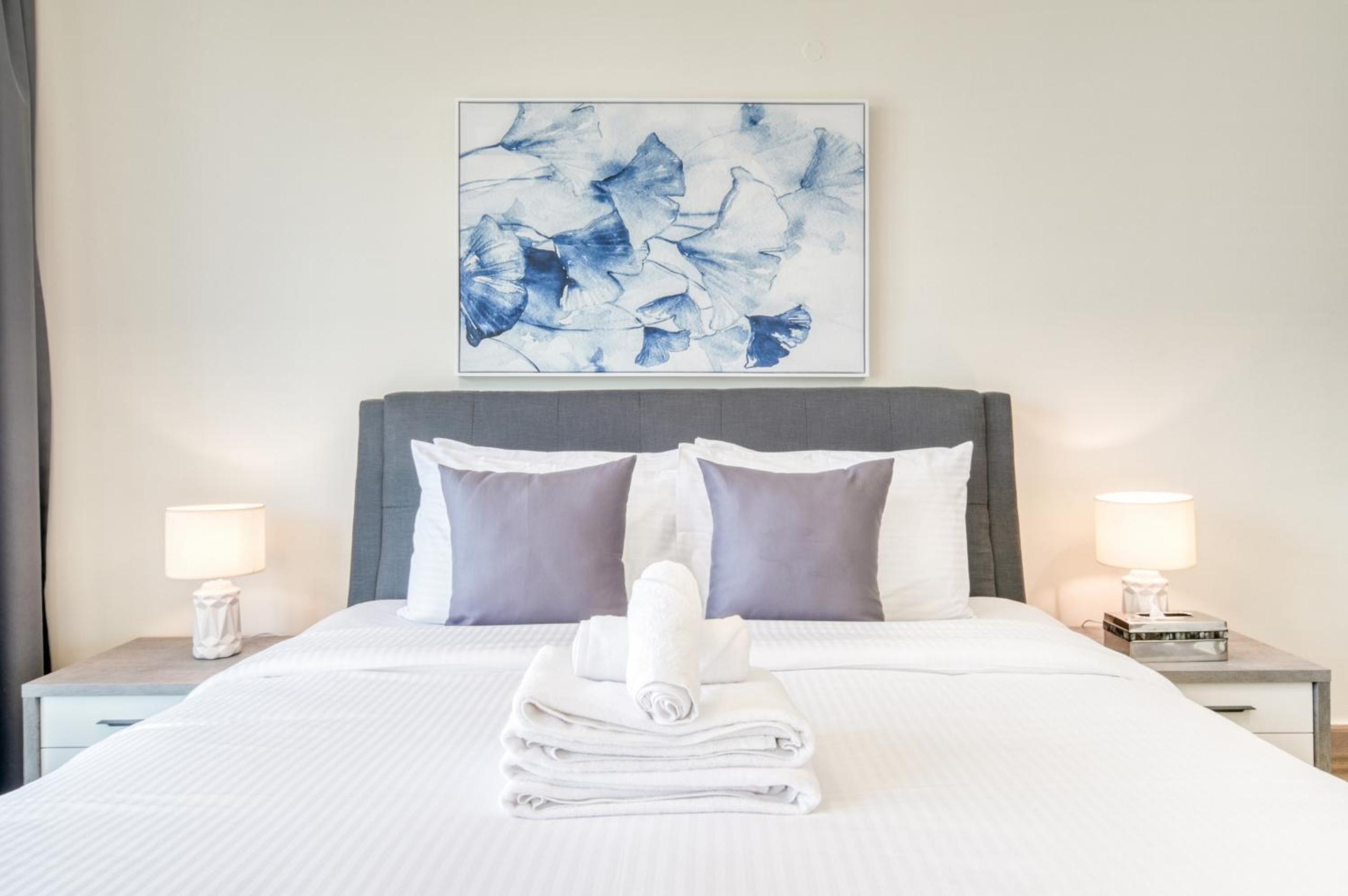Burj Residence 1, Downtown Dubai - Mint Stay