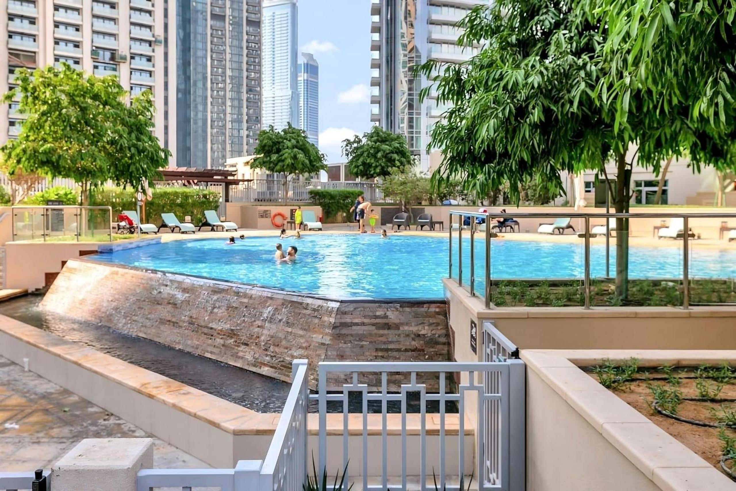 Burj Residence 1, Downtown Dubai - Mint Stay