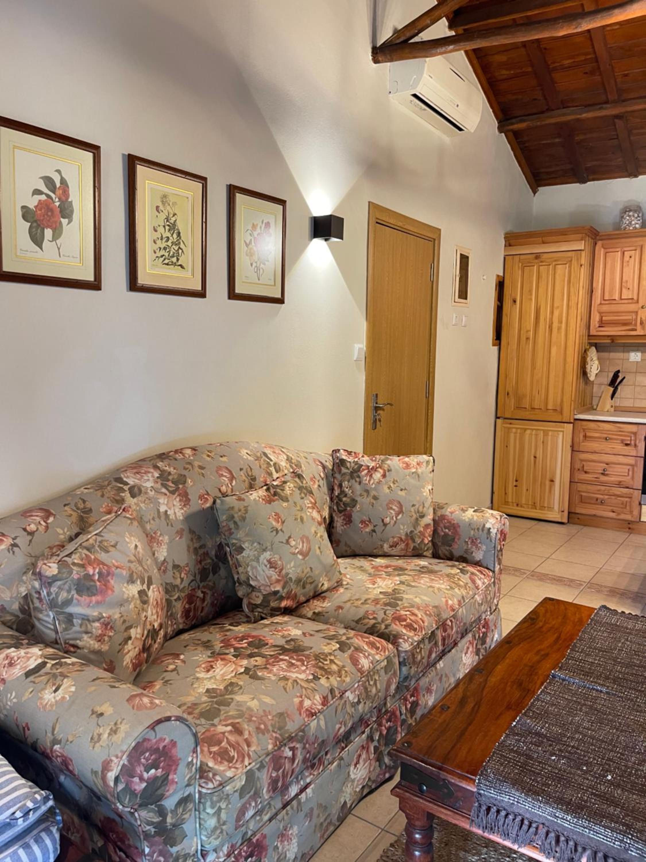 Kalyva Cottage