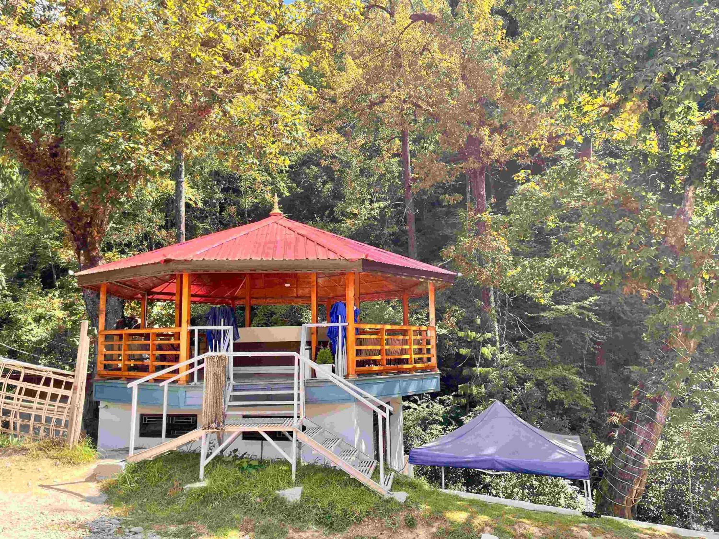 Oakley Groves Encamp