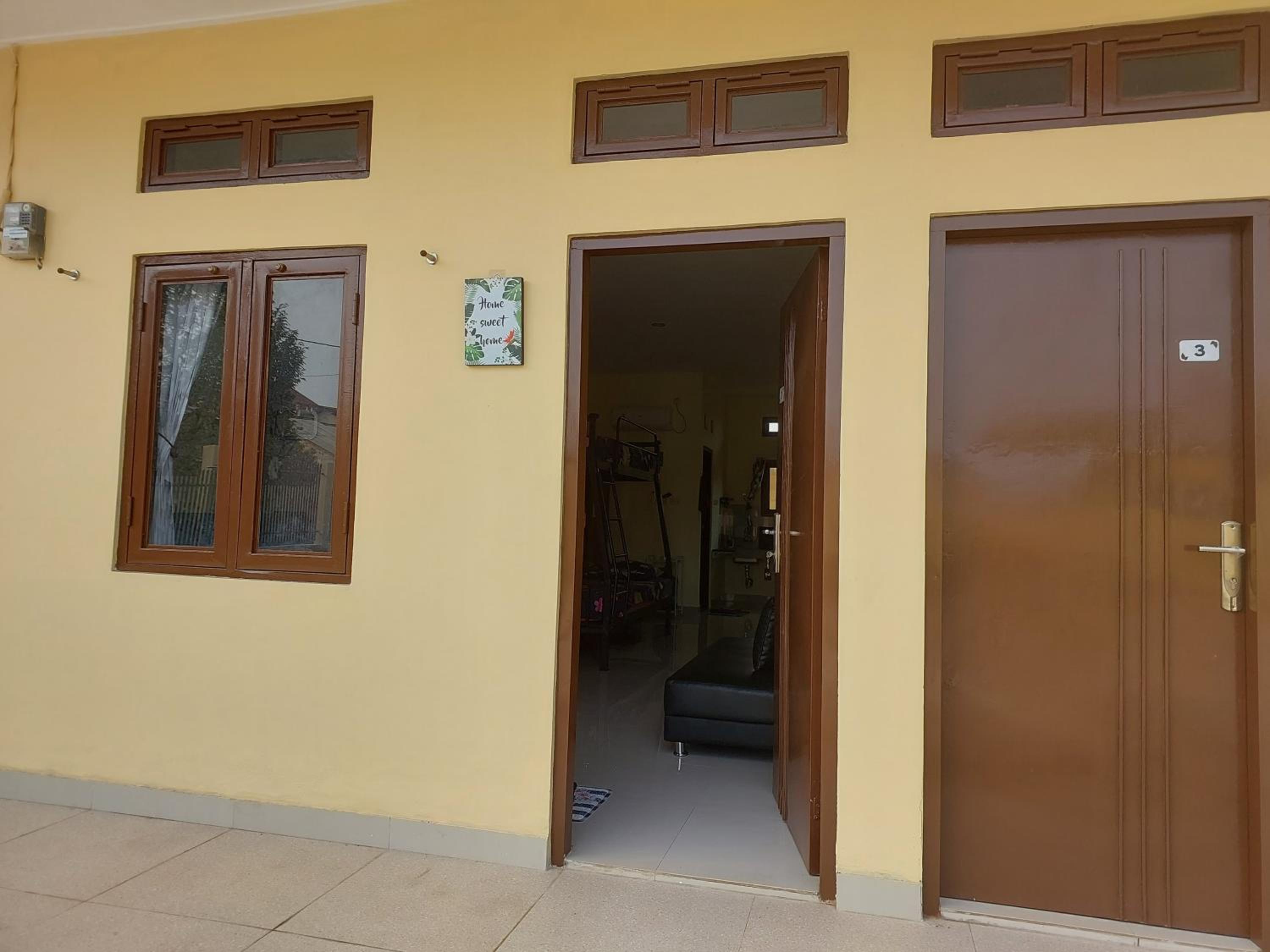 RiReRa Guest House Bogor Syariah view 4
