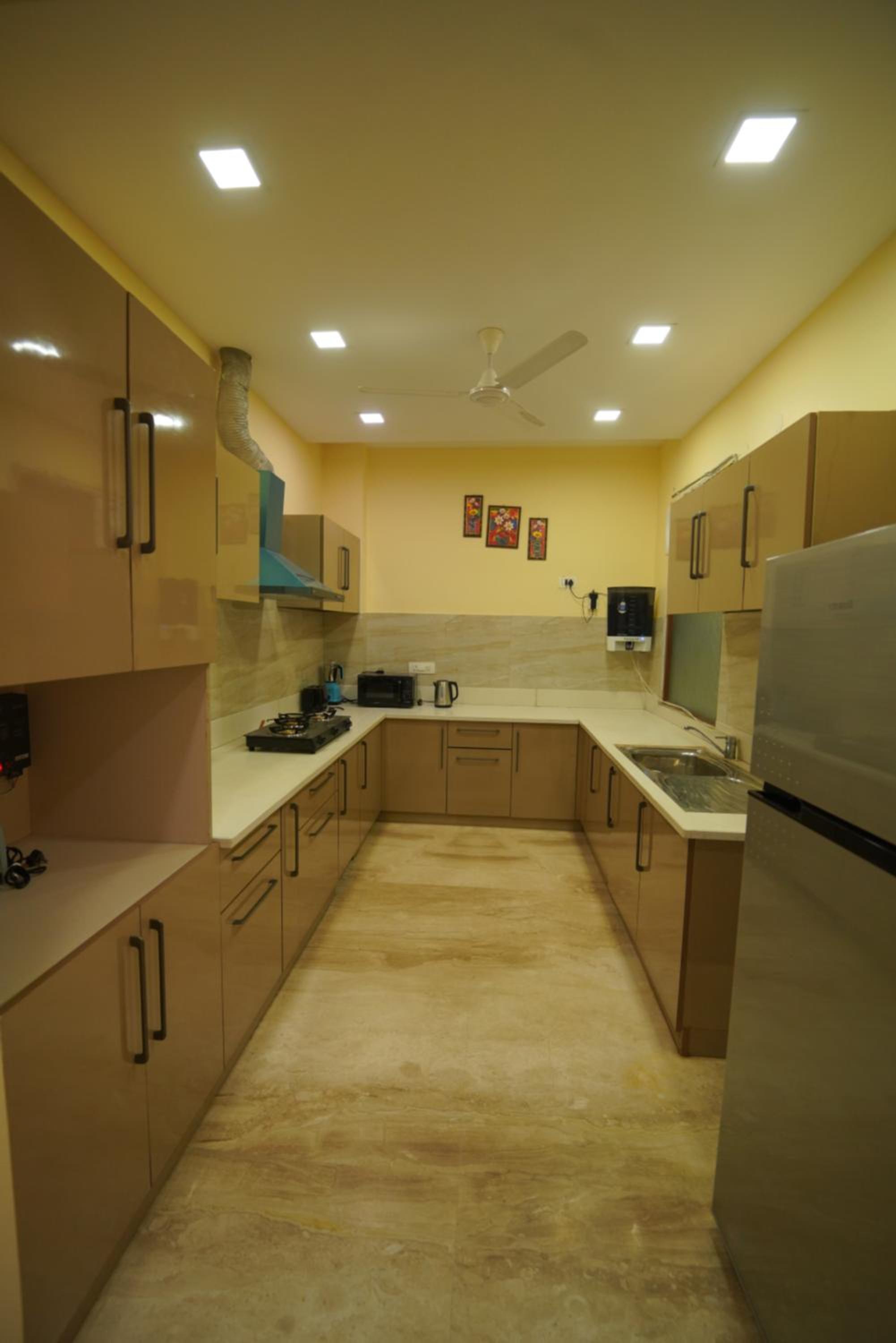 Luxury 3BHK Service Apartment -Golf Course Road, Gurgaon view 3