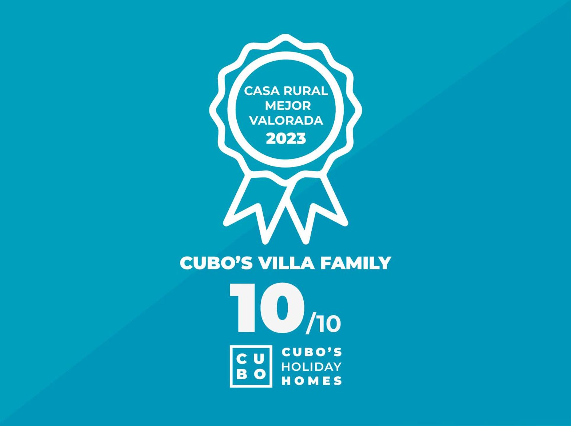 Cubo's Villa Family view 5