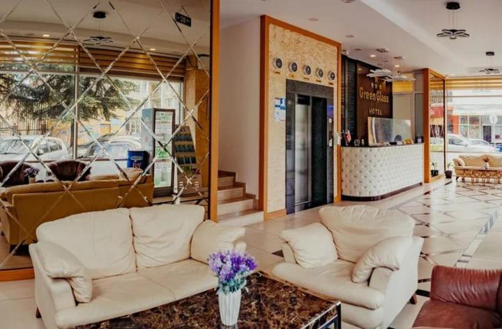 Leo Group Amazing Studio with twin bed view 4
