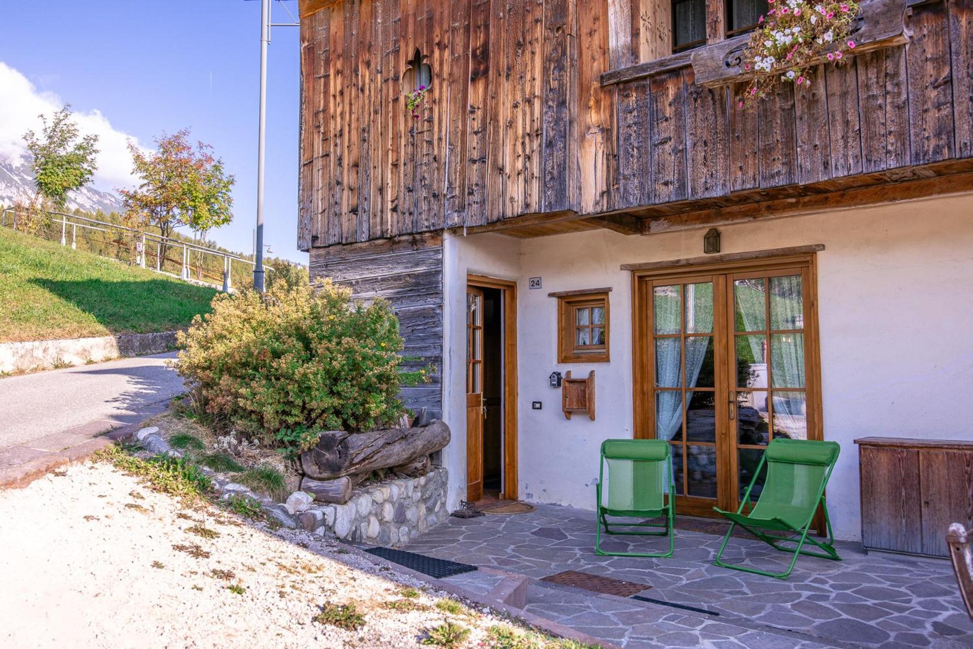 Casa Lacedel 2, on ski slopes view 3