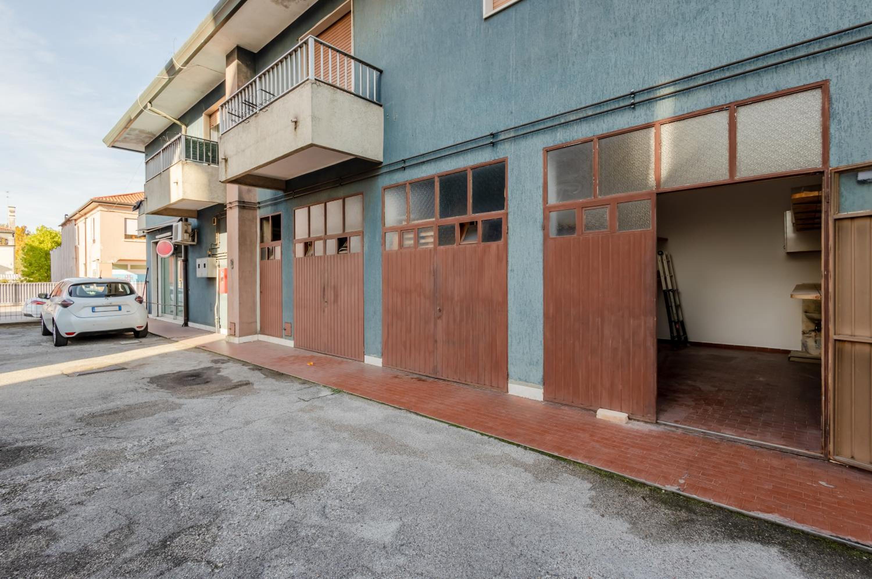 GuestHost - Zagar House-Venice Airport Close-by Apt W Parking view 4