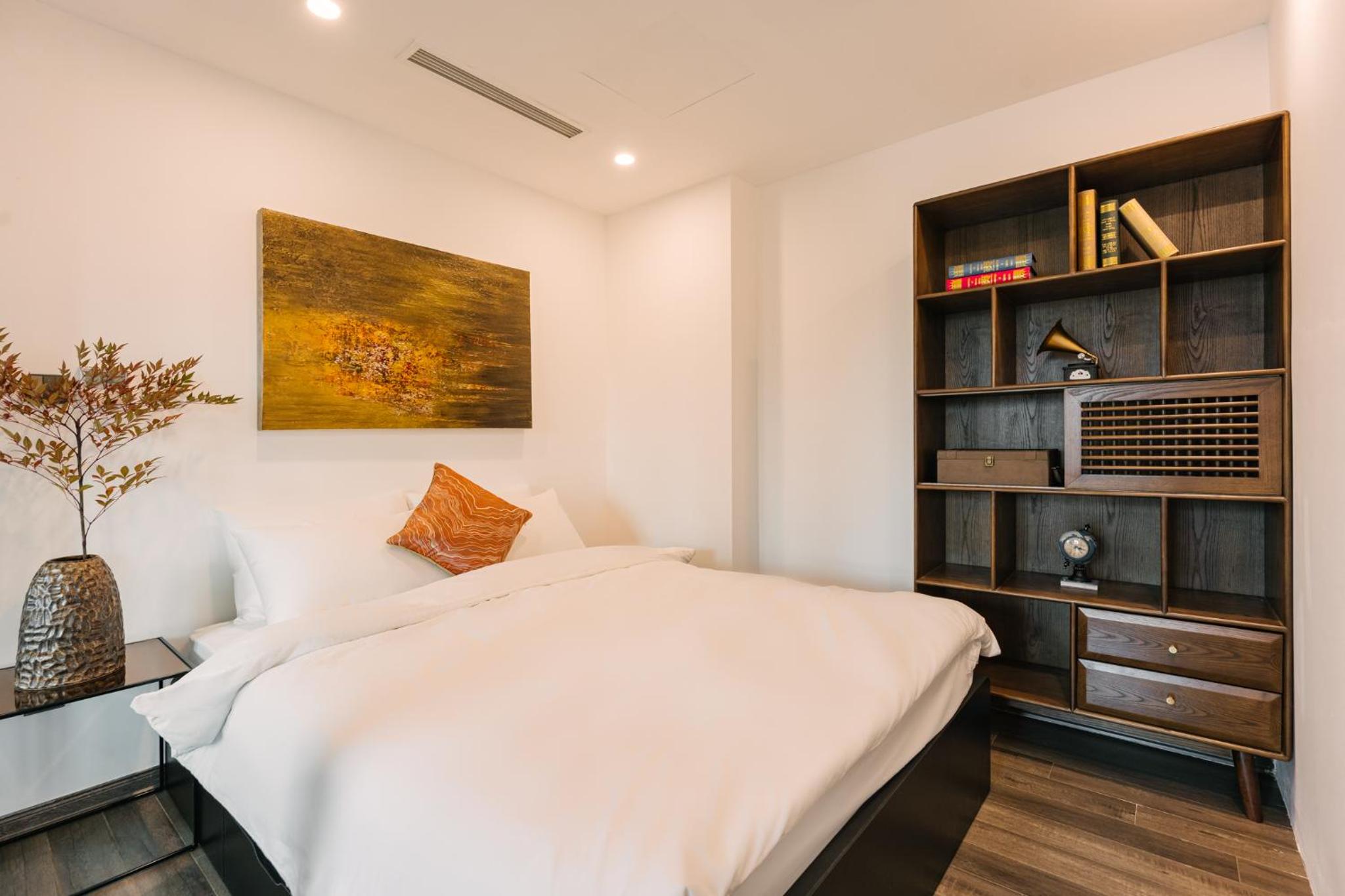 T Place Luxury Apartment Hoan Kiem Lake by SSens Homes