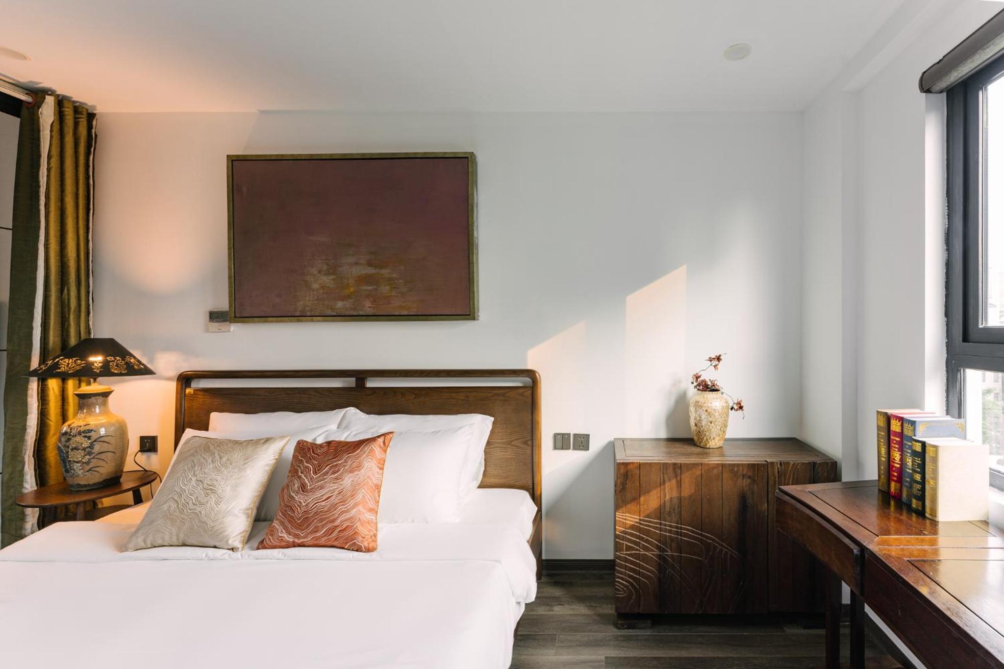 T Place Luxury Apartment Hoan Kiem Lake by SSens Homes