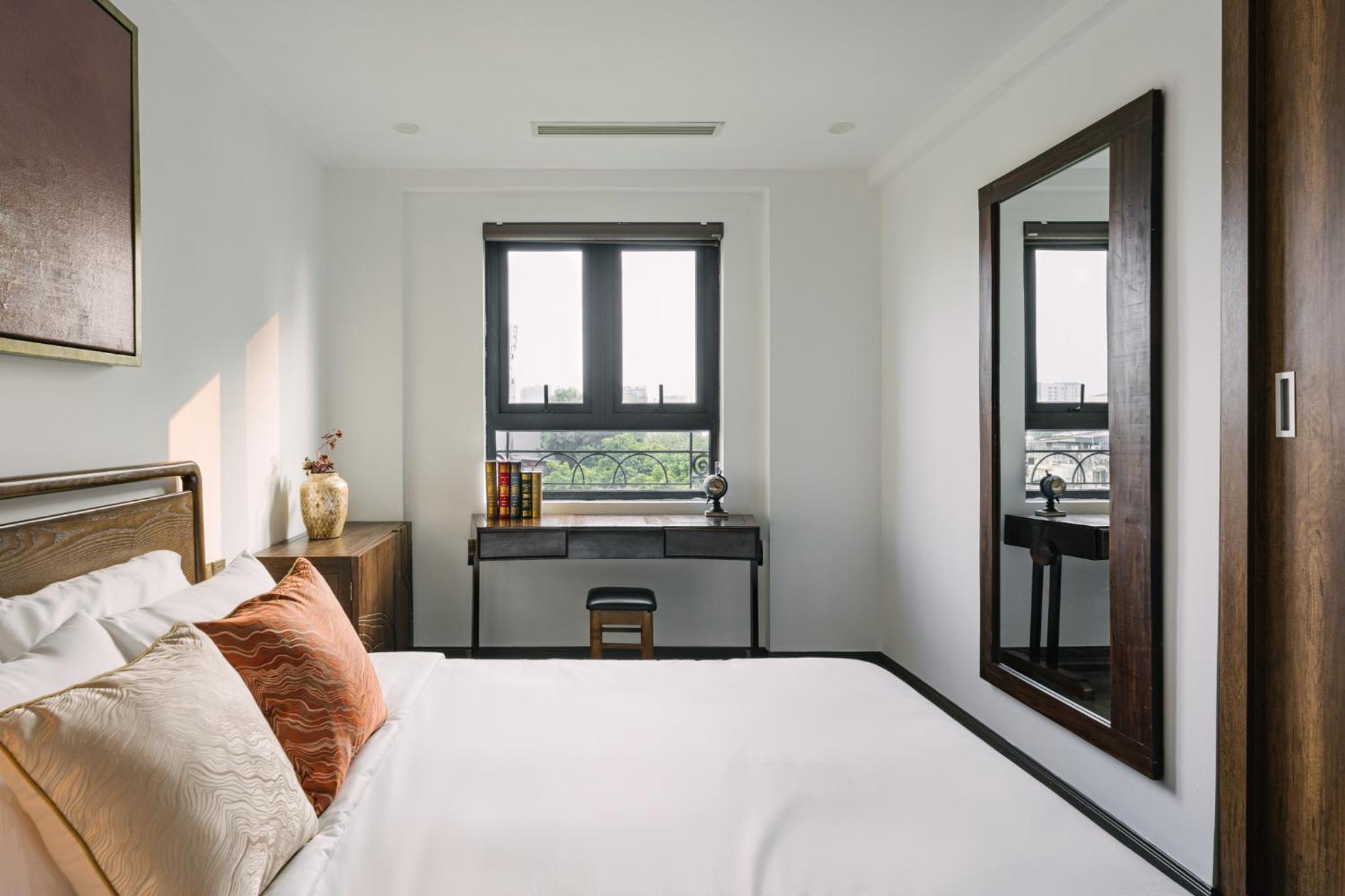 T Place Luxury Apartment Hoan Kiem Lake by SSens Homes