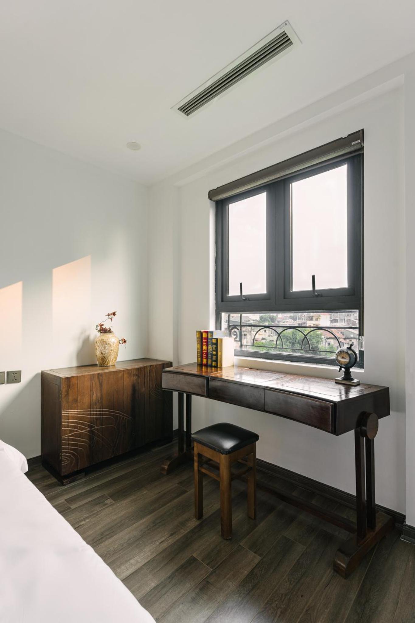 T Place Luxury Apartment Hoan Kiem Lake by SSens Homes