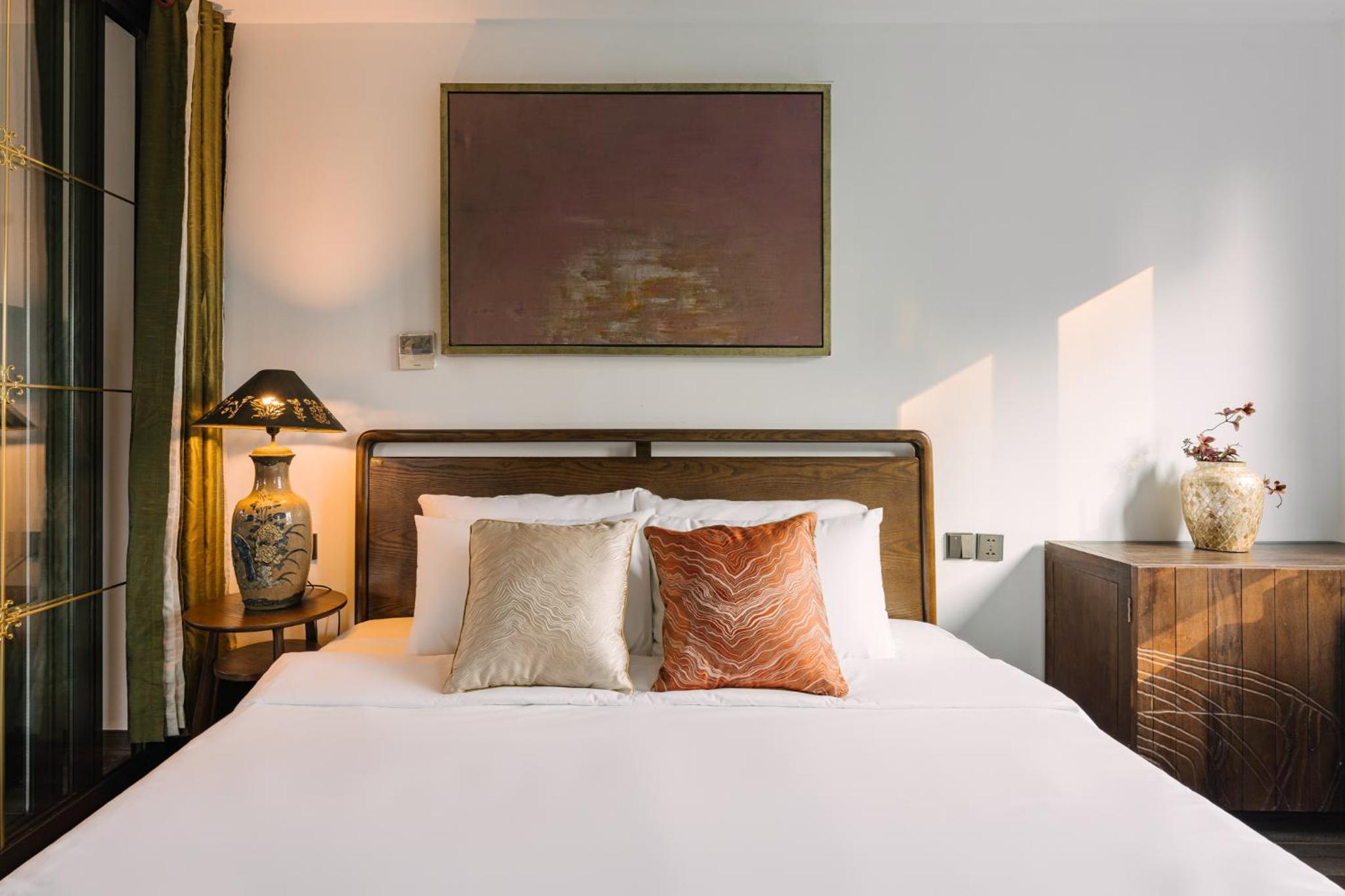 T Place Luxury Apartment Hoan Kiem Lake by SSens Homes